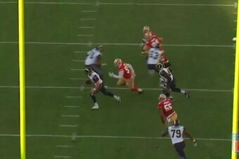 Aaron Lynch pursuing quarterbacks has been a familiar sight in 2014.