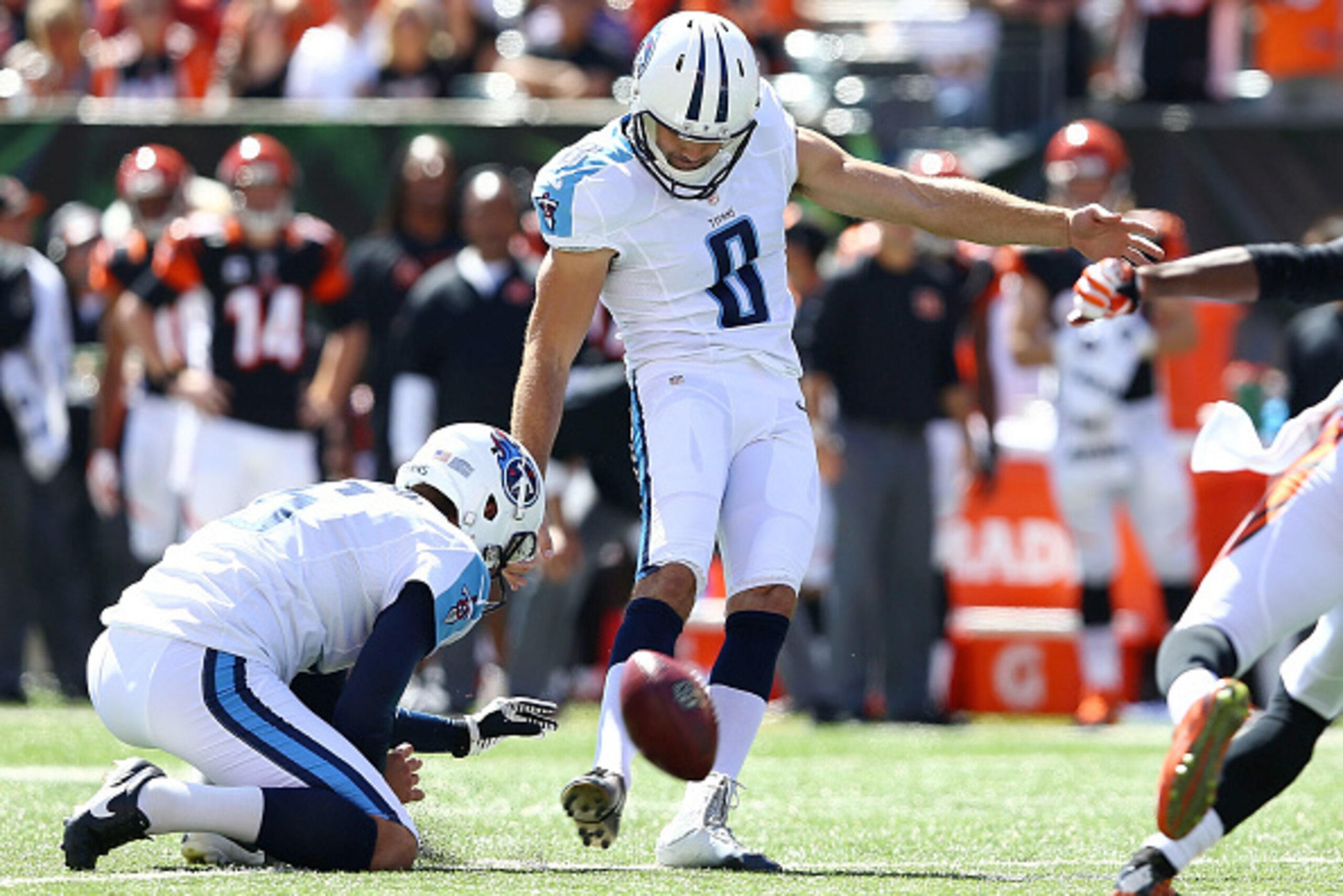 CINCINNATI, OH - SEPTEMBER 21:  Ryan Succop #8 of the Tennessee Titans misses a field goal attempt during the first quarter against the Cincinnati Bengals at Paul Brown Stadium on September 21, 2014 in Cincinnati, Ohio. (Photo by Andy Lyons/Getty Images)