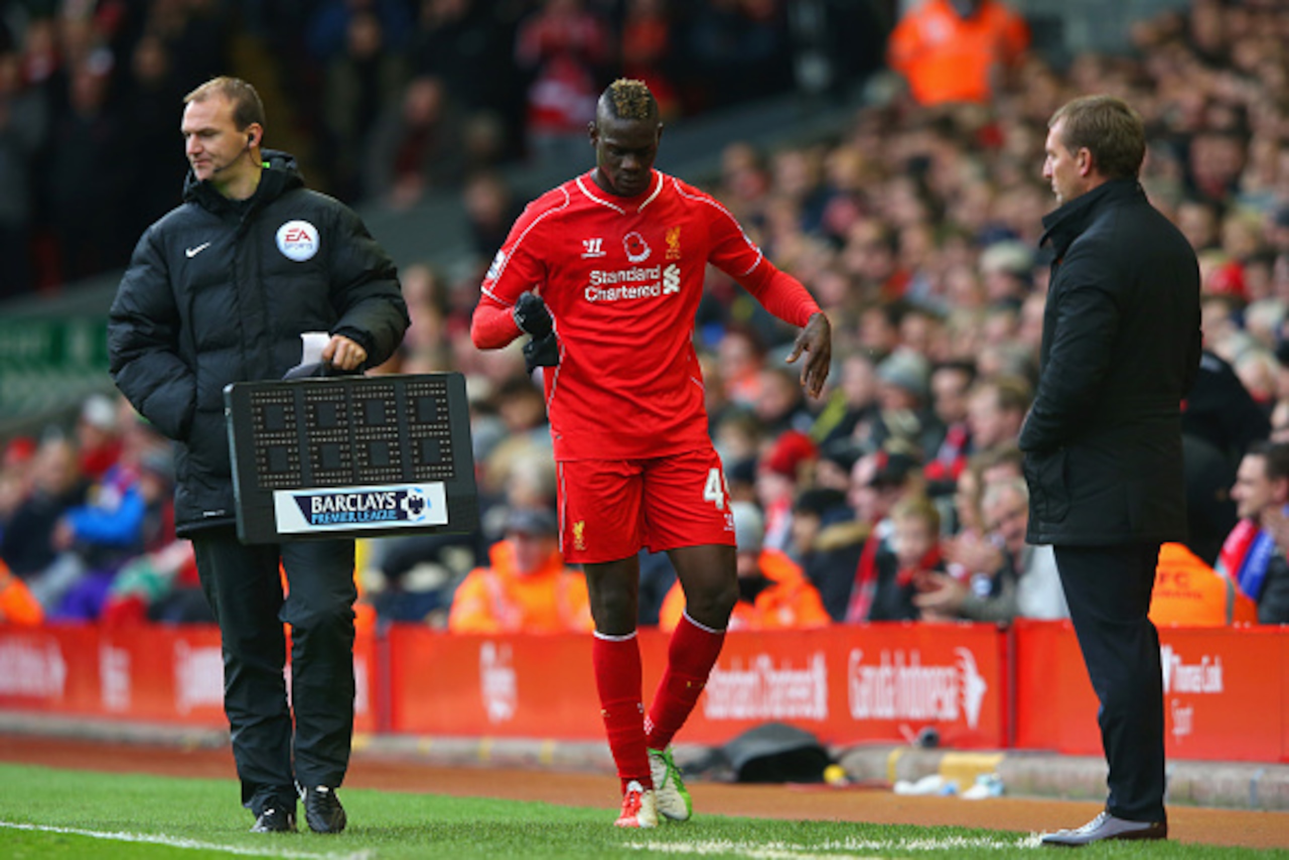 LIVERPOOL, ENGLAND - NOVEMBER 08:  Brendan Rodgers, manager of Liverpool looks on as Mario Balotelli of Liverpool is substituted during the Barclays Premier League match between Liverpool and Chelsea at Anfield on November 8, 2014 in Liverpool, England.  