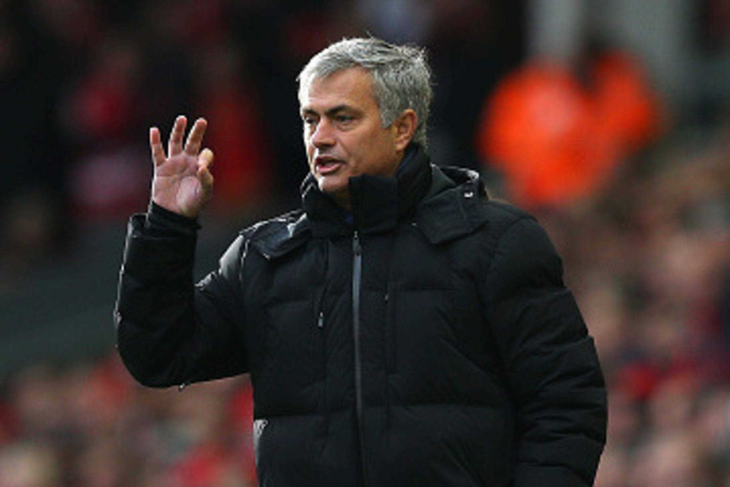 LIVERPOOL, ENGLAND - NOVEMBER 08: Jose Mourinho the manager of Chelsea gives instructions to his players during the Barclays Premier League match between Liverpool and Chelsea at Anfield on November 8, 2014 in Liverpool, England. (Photo by Alex Livesey/ LIVERPOOL, ENGLAND - NOVEMBER 08: Jose Mourinho the manager of Chelsea gives instructions to his players during the Barclays Premier League match between Liverpool and Chelsea at Anfield on November 8, 2014 in Liverpool, England. (Photo by Alex Livesey/