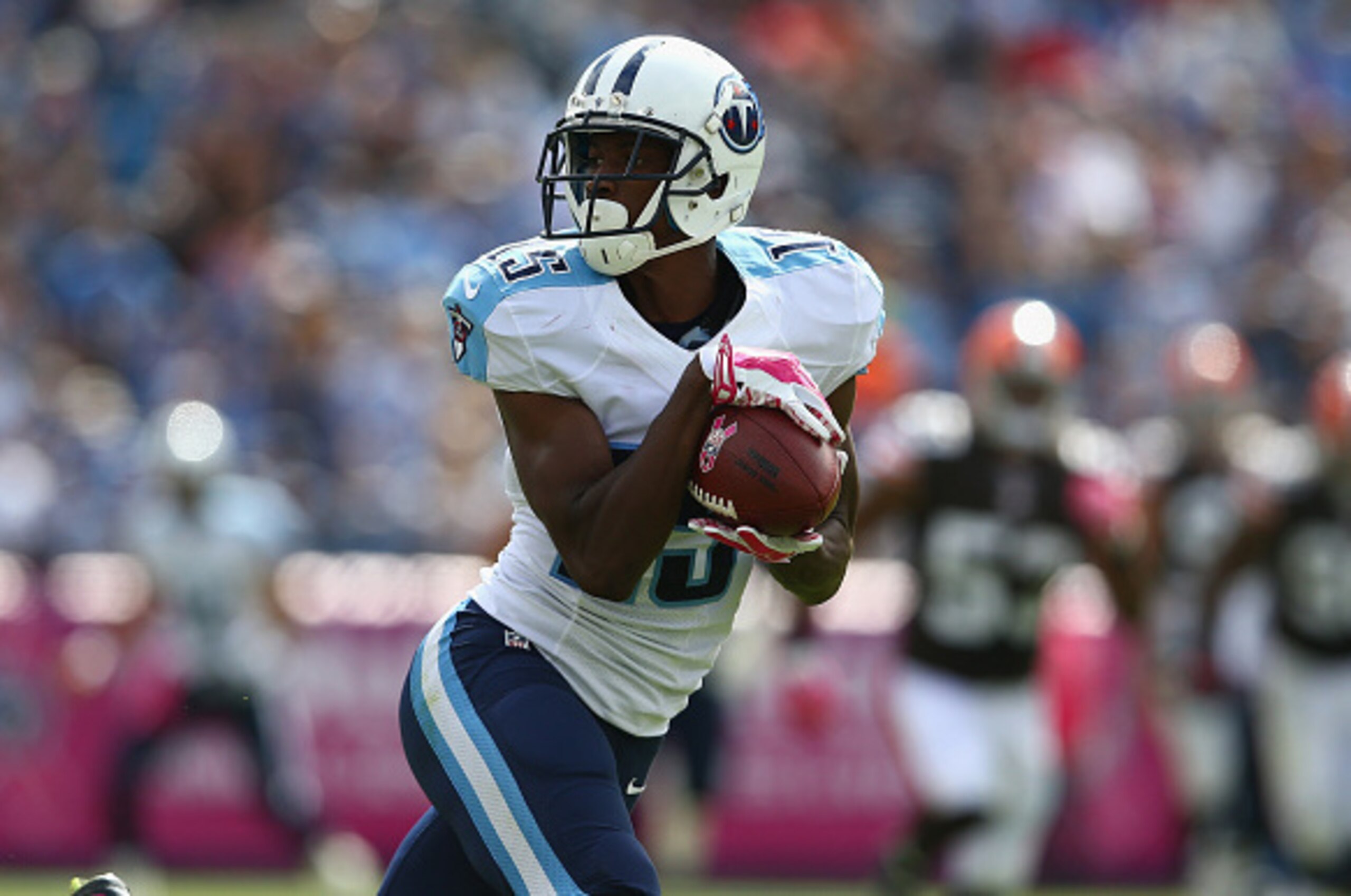 NASHVILLE, TN - OCTOBER 05:  Justin Hunter #15 of the Tennessee Titans runs for a touchdown during the game against the Cleveland Browns at LP Field on October 5, 2014 in Nashville, Tennessee.  (Photo by Andy Lyons/Getty Images)