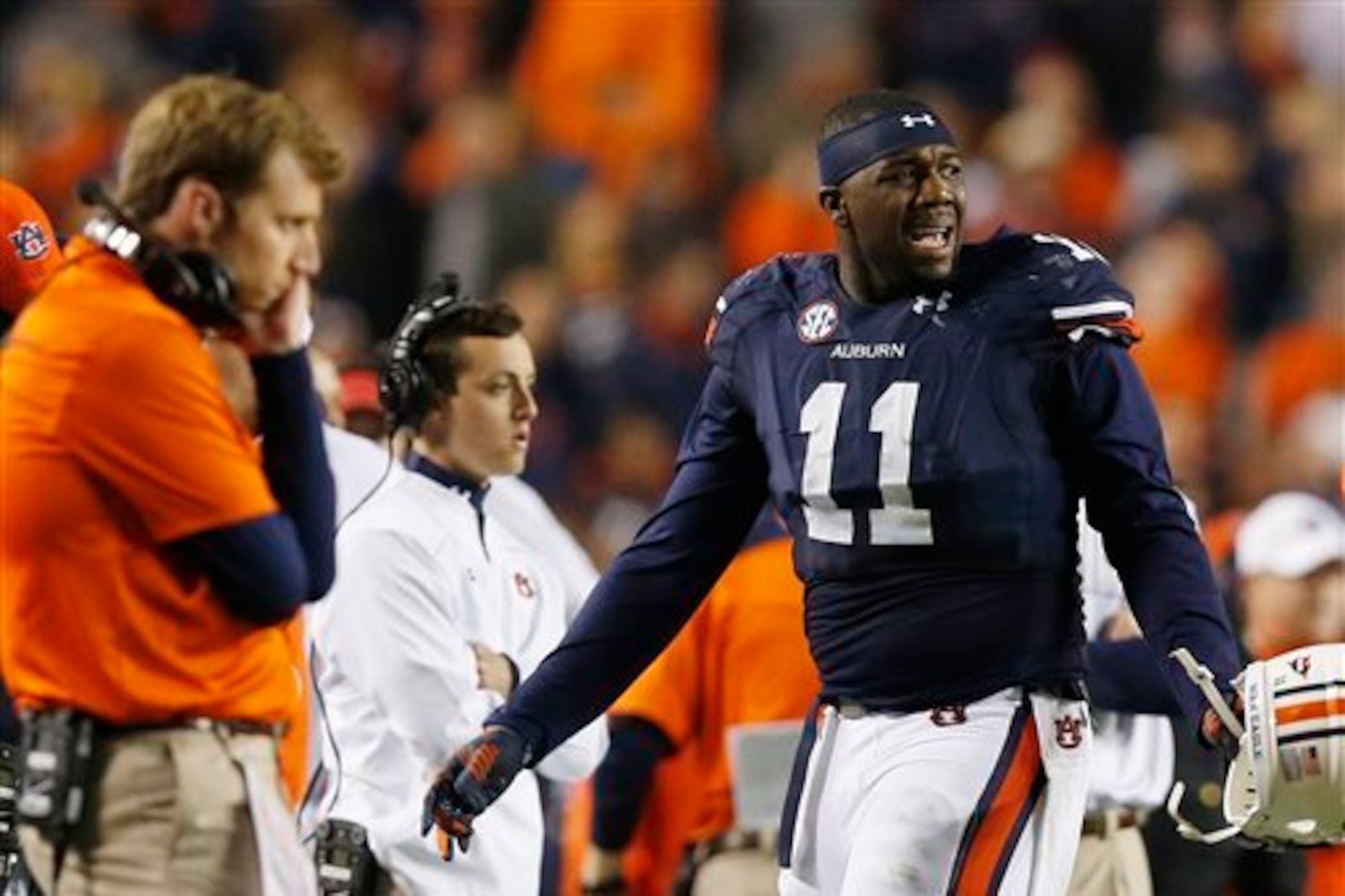 Auburn OC Rhett Lashlee and H-Back Brandon Fulse Auburn OC Rhett Lashlee and H-Back Brandon Fulse