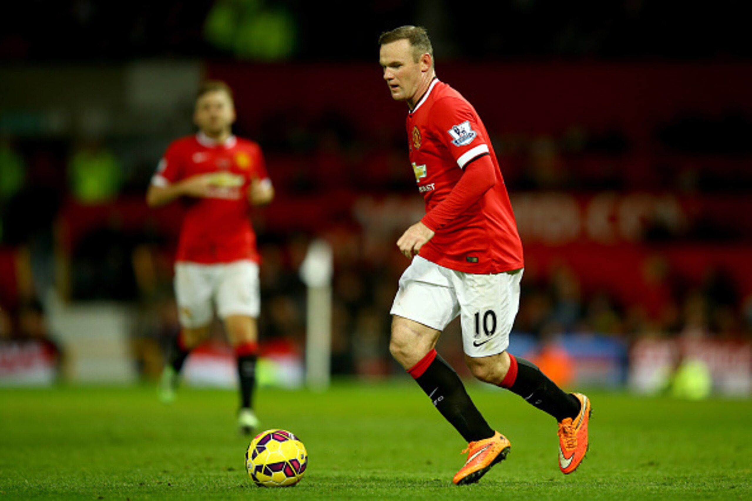 MANCHESTER, ENGLAND - NOVEMBER 08:  Wayne Rooney of Manchester United in action during the Barclays Premier League match between Manchester United and Crystal Palace at Old Trafford on November 8, 2014 in Manchester, England.  (Photo by Richard Heathcote/