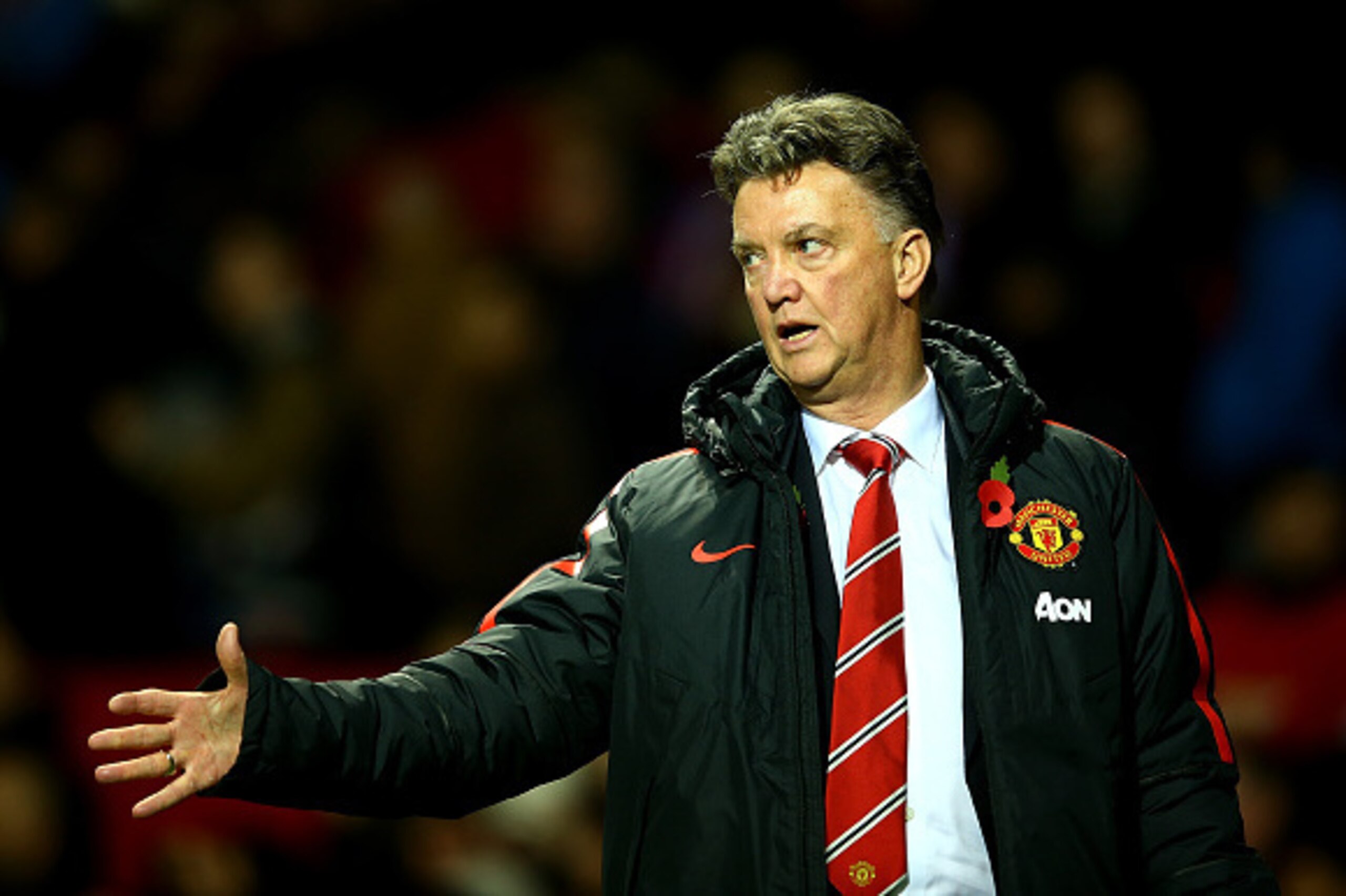 MANCHESTER, ENGLAND - NOVEMBER 08:  Manchester United Manager Louis van Gaal gestures during the Barclays Premier League match between Manchester United and Crystal Palace at Old Trafford on November 8, 2014 in Manchester, England.  (Photo by Richard Heat