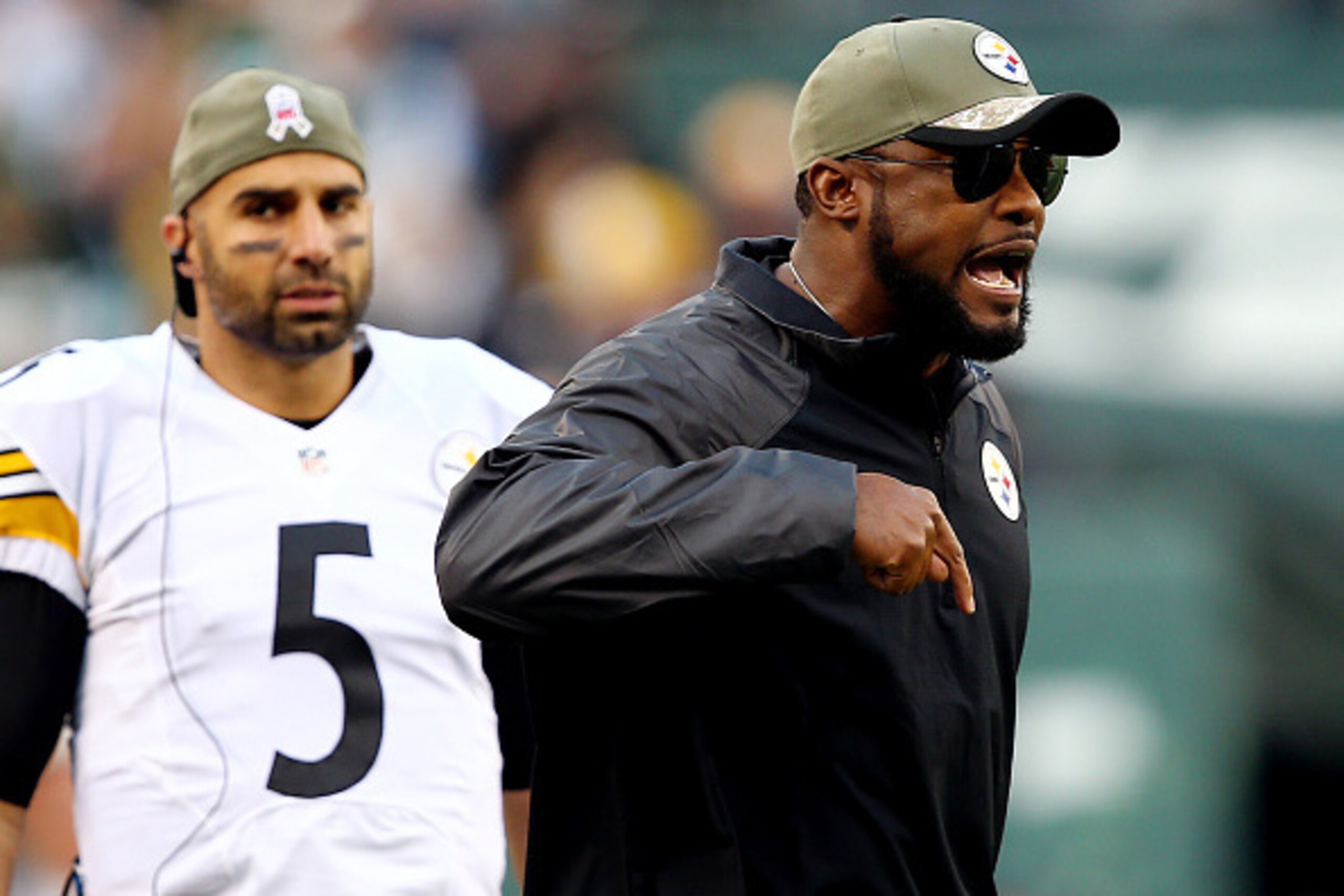 EAST RUTHERFORD, NJ - NOVEMBER 09: Head coach Mike Tomlin of the Pittsburgh Steelers reacts on the sideline against the New York Jets during a game at MetLife Stadium on November 9, 2014 in East Rutherford, New Jersey.  (Photo by Elsa/Getty Images)