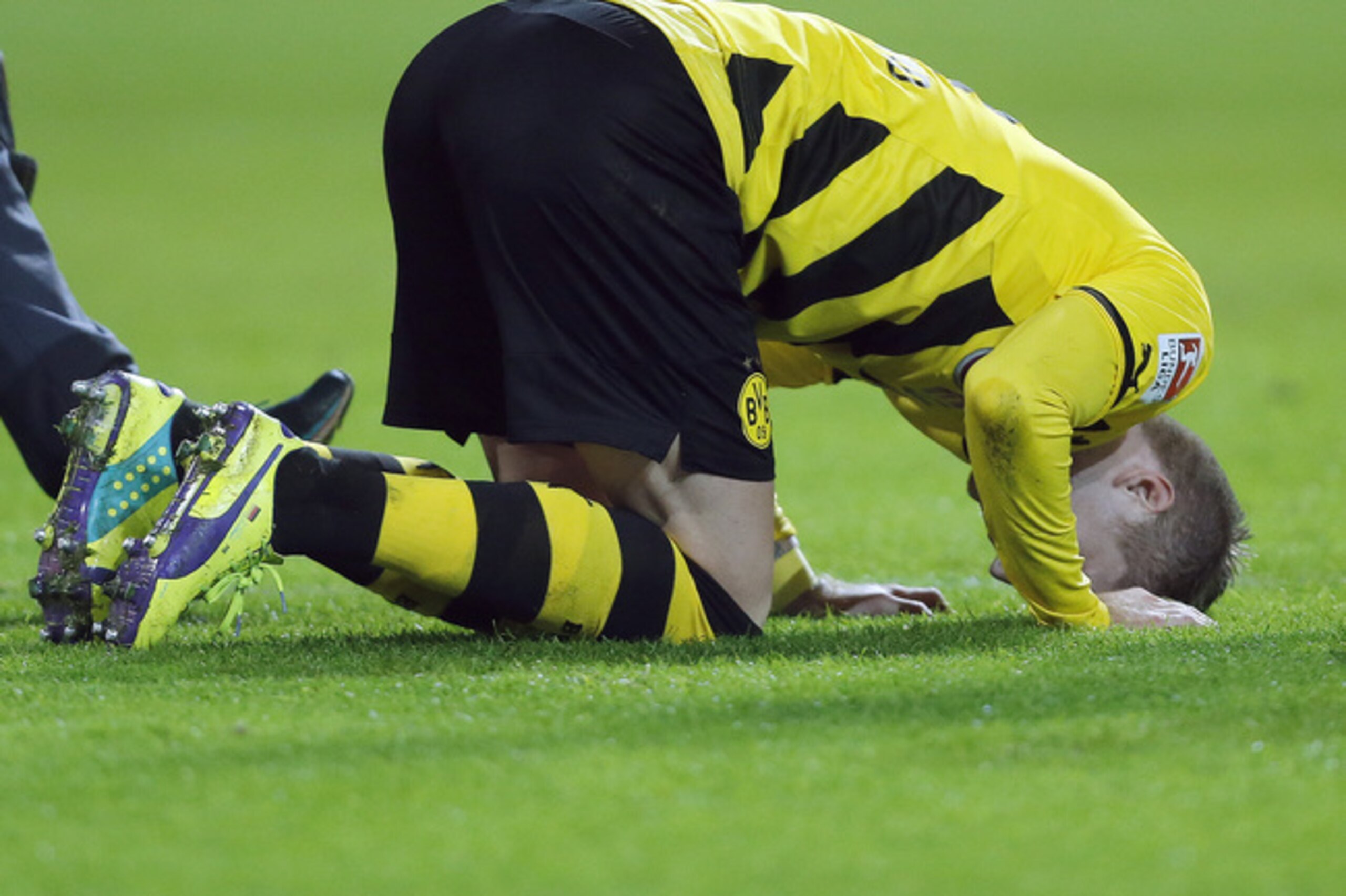 Reus picked up the knock in Dortmund's win over Monchengladbach.