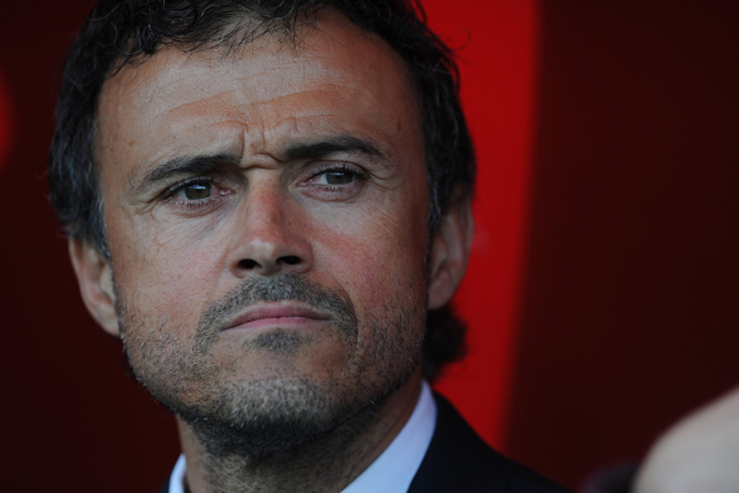 ALMERIA, SPAIN - NOVEMBER 08:  Head coach Luis Enrique of FC Barcelona looks on during the La Liga match between UD Almeria and FC Barcelona at estadio de los Juegos Mediterraneos on November 8, 2014 in Almeria, Spain.  (Photo by Denis Doyle/Getty Images)