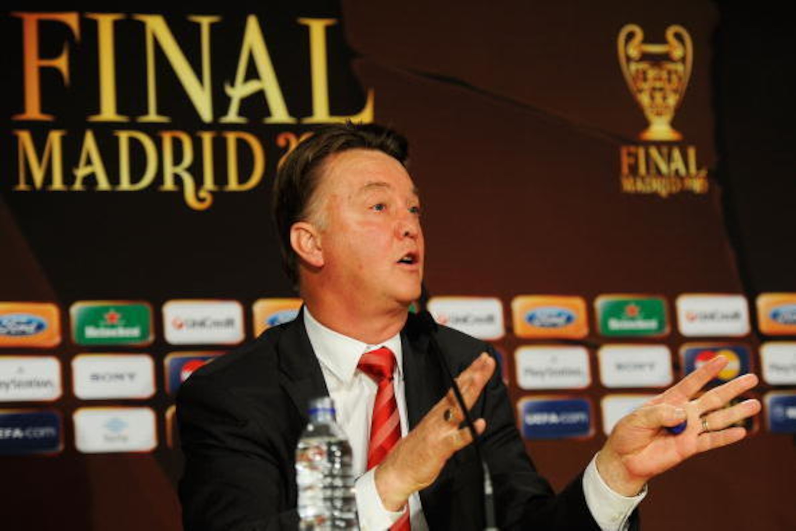 MADRID, SPAIN - MAY 21: In the handout image provided by UEFA, manager Louis van Gaal attends a Bayern Munich Press Conference prior to the UEFA Champions League Final match versus Inter Milan at the Estadio Santiago Bernabeu on May 21, 2010 in Madrid, S MADRID, SPAIN - MAY 21: In the handout image provided by UEFA, manager Louis van Gaal attends a Bayern Munich Press Conference prior to the UEFA Champions League Final match versus Inter Milan at the Estadio Santiago Bernabeu on May 21, 2010 in Madrid, S