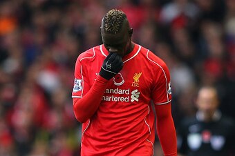 LIVERPOOL, ENGLAND - NOVEMBER 08:  Mario Balotelli of Liverpool looks dejected during the Barclays Premier League match between Liverpool and Chelsea at Anfield on November 8, 2014 in Liverpool, England.  (Photo by Alex Livesey/Getty Images)