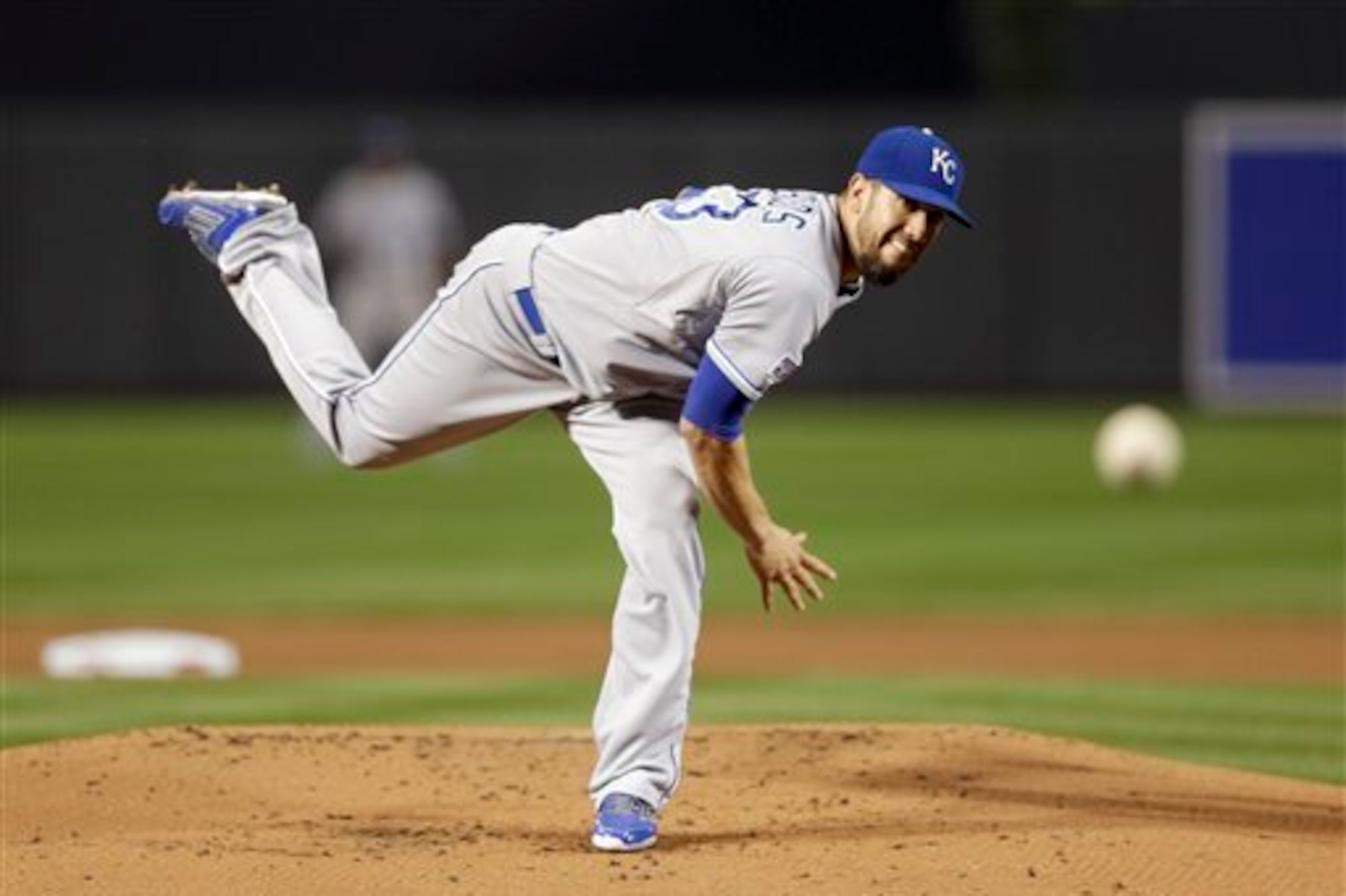Rather than spending upward of $80 million to $100 million on James Shields, teams could try to trade for one of the Padres' fellow right-handers.