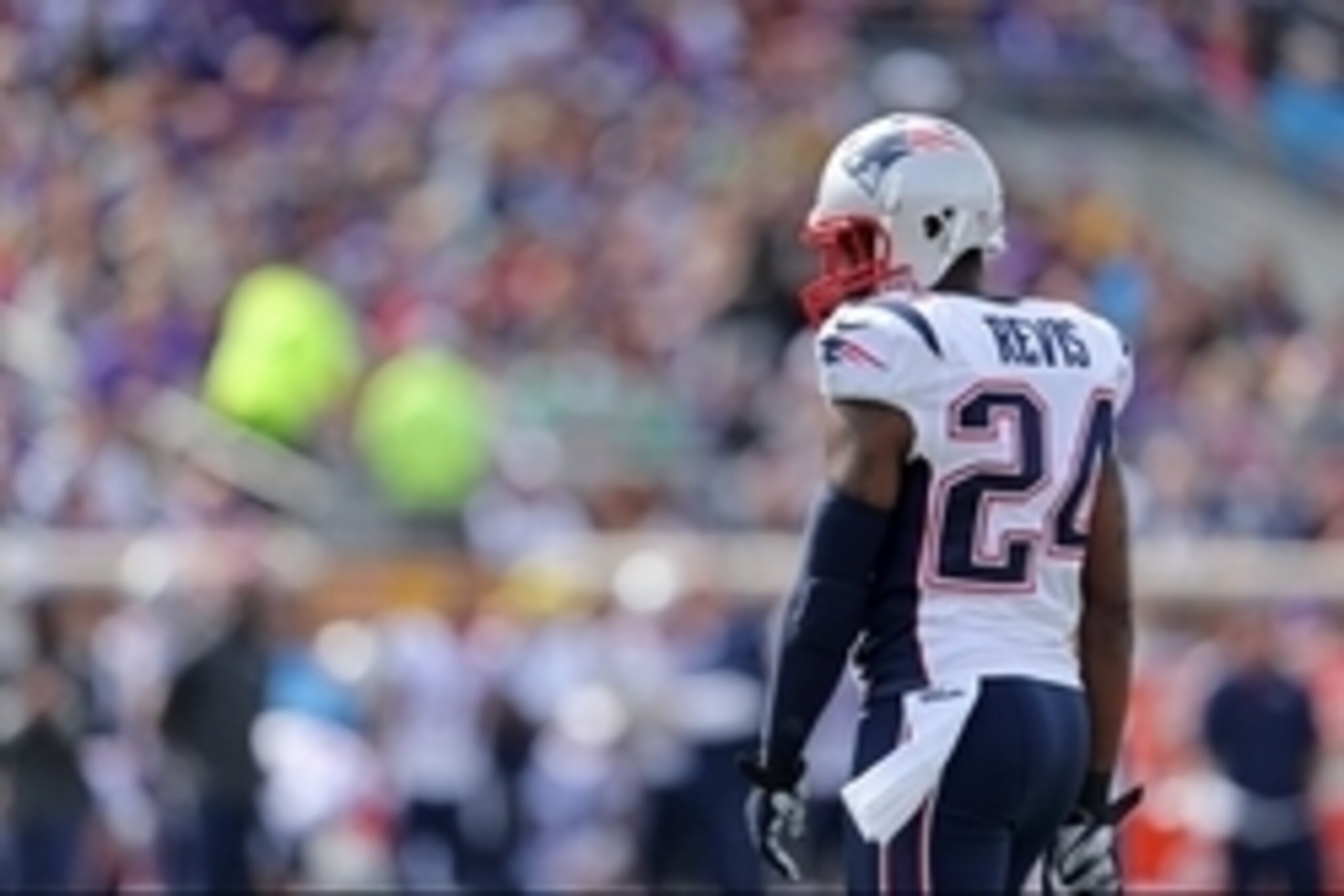 Sep 14, 2014; Minneapolis, MN, USA; New England Patriots cornerback Darrelle Revis (24) against the Minnesota Vikings at TCF Bank Stadium. The Patriots defeated the Vikings 30-7. Mandatory Credit: Brace Hemmelgarn-USA TODAY Sports