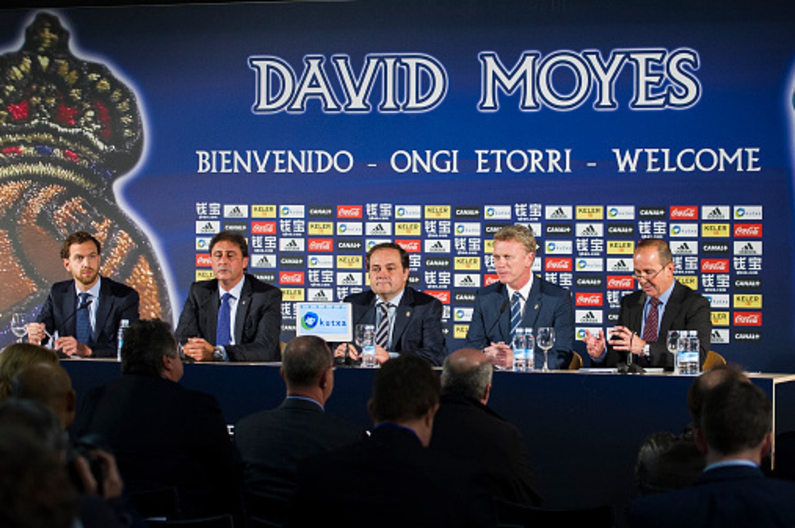 SAN SEBASTIAN, SPAIN - NOVEMBER 13: David Moyes speaks during a press conference after he was presented as Real Sociedad's new head coach at Estadio Anoeta on November 13, 2014 in San Sebastian, Spain. (Photo by Juan Manuel Serrano Arce/Getty Images) SAN SEBASTIAN, SPAIN - NOVEMBER 13: David Moyes speaks during a press conference after he was presented as Real Sociedad's new head coach at Estadio Anoeta on November 13, 2014 in San Sebastian, Spain. (Photo by Juan Manuel Serrano Arce/Getty Images)