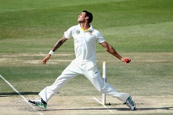 ABU DHABI, UNITED ARAB EMIRATES - NOVEMBER 02: Mitchell Johnson of Australia bowls during Day Four of the Second Test between Pakistan and Australia at Sheikh Zayed Stadium on November 2, 2014 in Abu Dhabi, United Arab Emirates. (Photo by Warren Little/ ABU DHABI, UNITED ARAB EMIRATES - NOVEMBER 02: Mitchell Johnson of Australia bowls during Day Four of the Second Test between Pakistan and Australia at Sheikh Zayed Stadium on November 2, 2014 in Abu Dhabi, United Arab Emirates. (Photo by Warren Little/