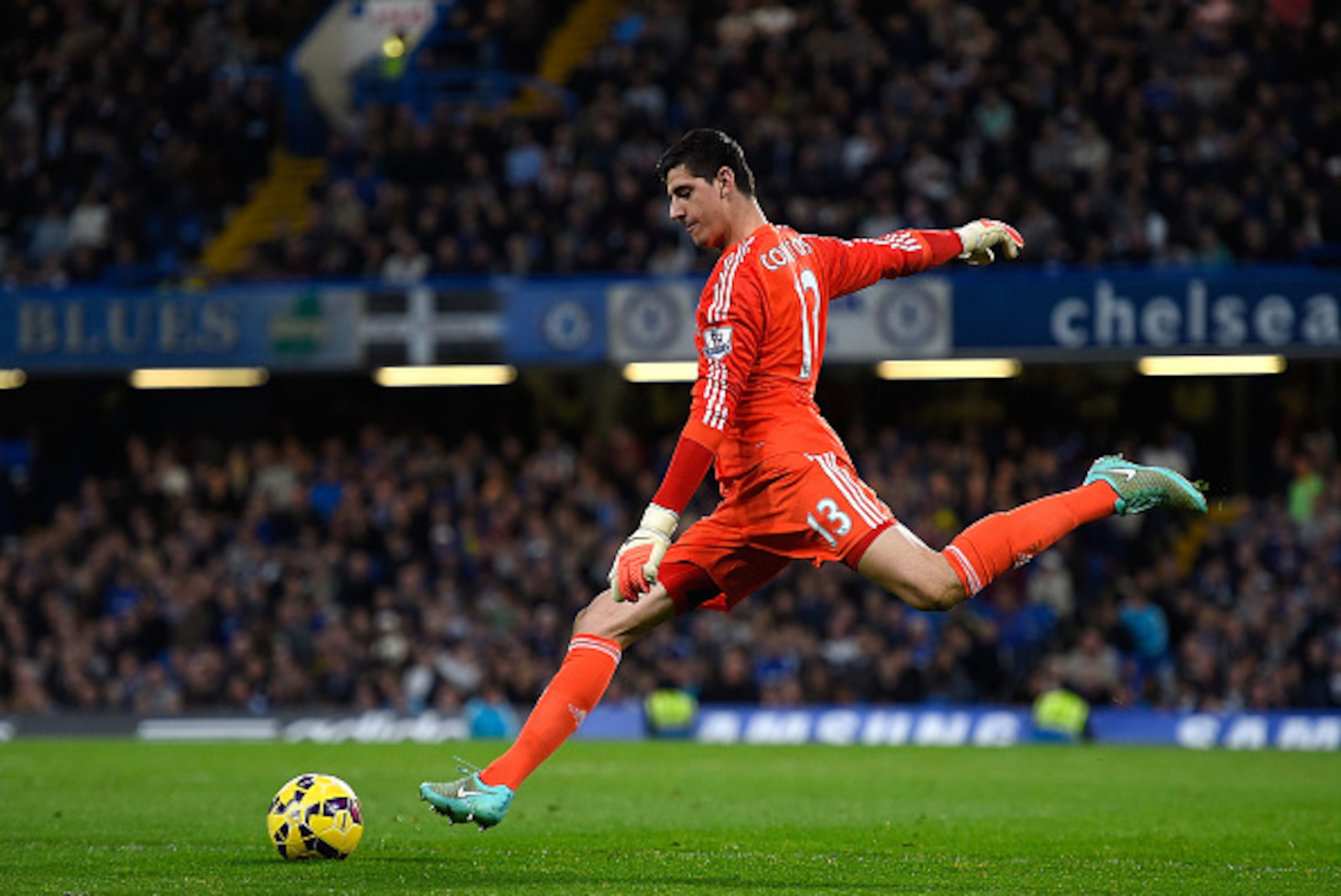 LONDON, ENGLAND - NOVEMBER 1:  Thibaut Courtois, goalkeeper of Chelsea in action during the Barclays Premier League match between Chelsea and Queens Park Rangers at Stamford Bridge on November 1, 2014 in London, England. (Photo by Mike Hewitt/Getty Images