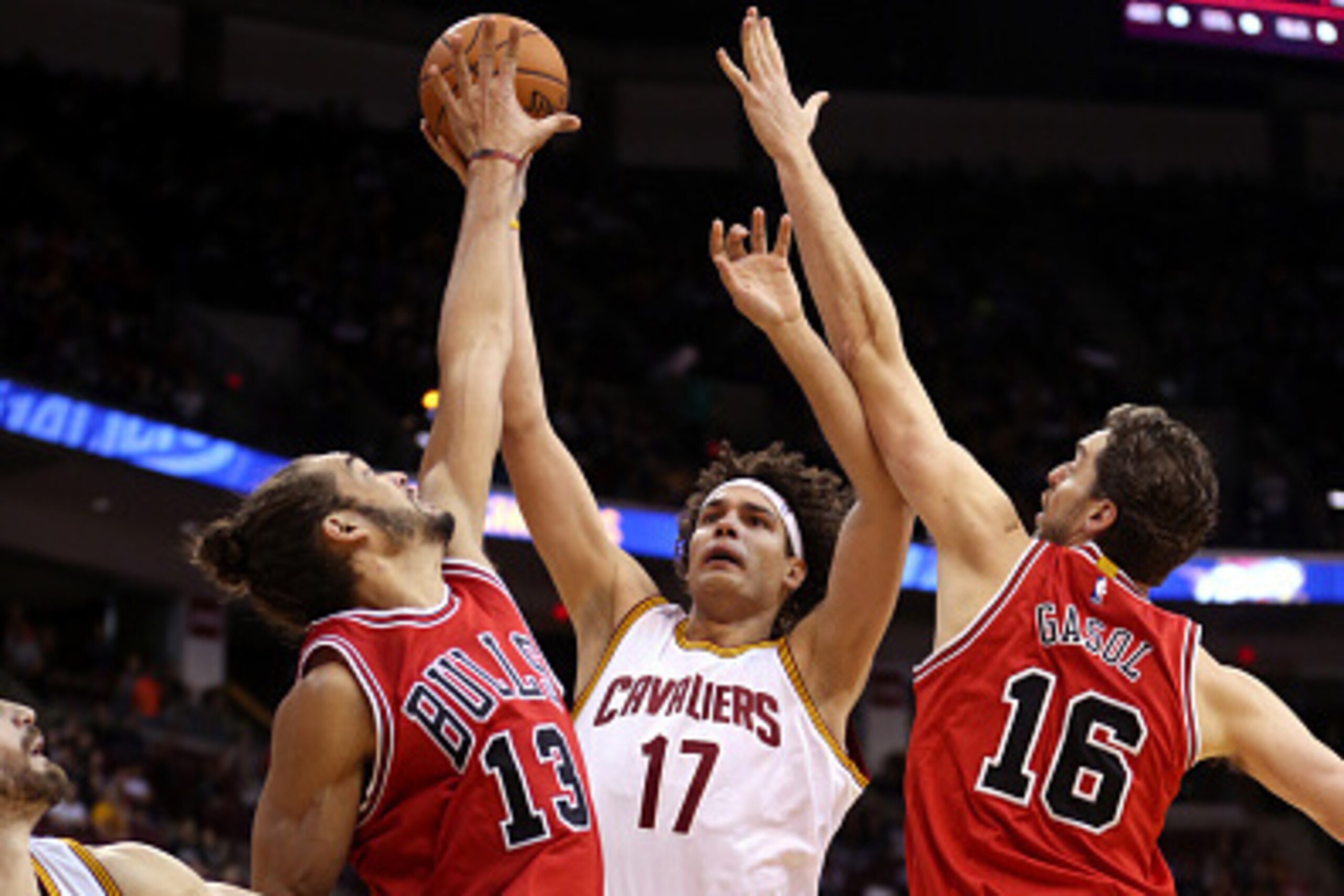 COLUMBUS, OH - OCTOBER 20:  Anderson Varejao #17 of the Cleveland Cavaliers shoots against Joakim Noah #13 and Pau Gasol #16 of the Chicago Bulls on October 20, 2014  at Schottenstein Center in Columbus, Ohio. NOTE TO USER:  User expressly acknowledges an