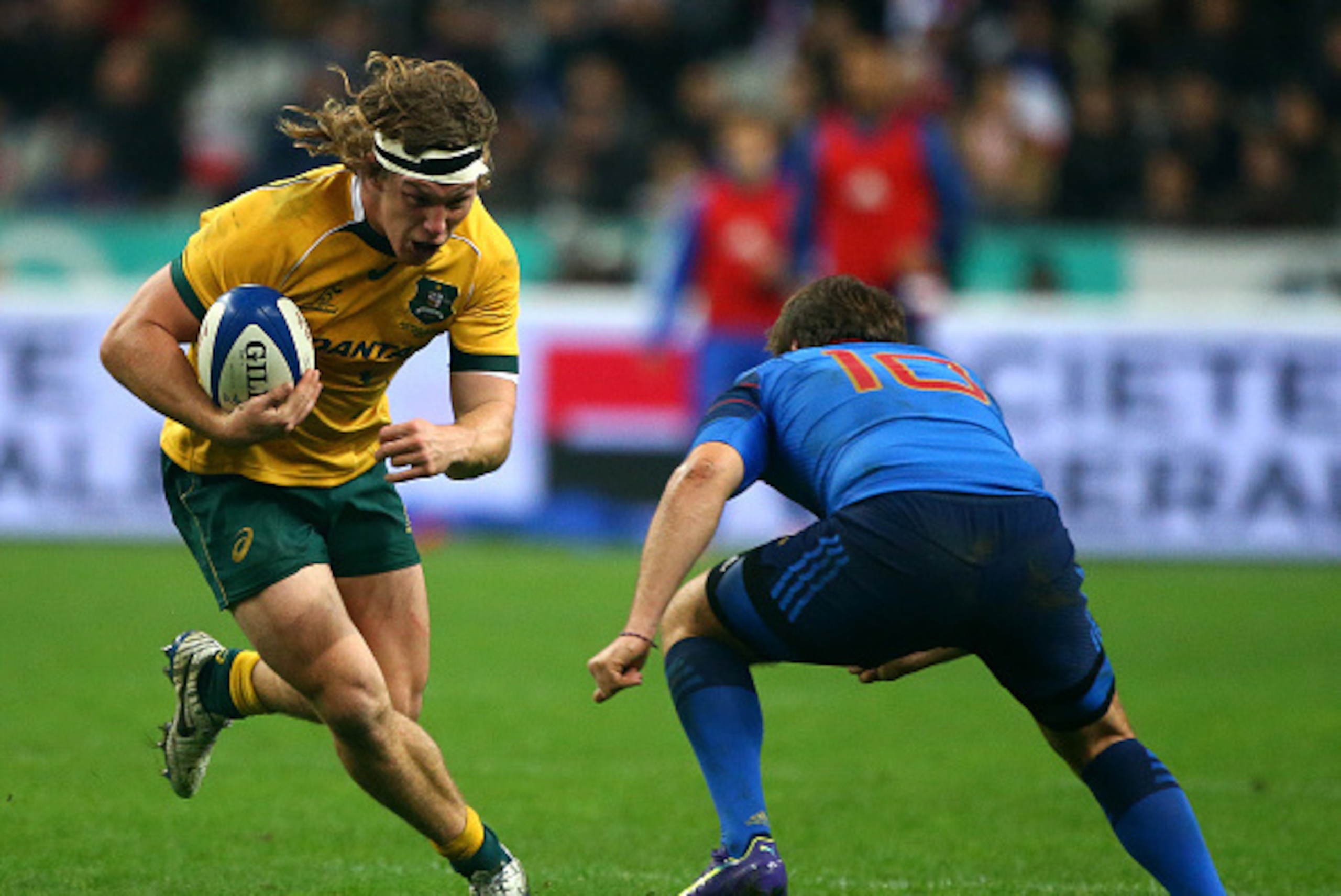 PARIS, FRANCE - NOVEMBER 15: Michael Hooper of Australia looks to attack during the International match between France and Australia at The Stade De France on November 15, 2014 in Paris, France. (Photo by Charlie Crowhurst/Getty Images)