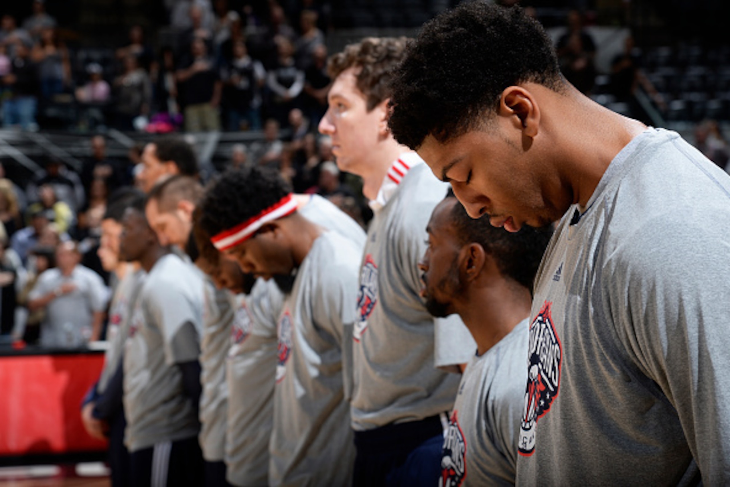SAN ANTONIO, TX - NOVEMBER 8: Anthony Davis #23 of the New Orleans Pelicans beofre the game against the San Antonio Spurs at the AT&T Center on November 8, 2014 in San Antonio, Texas. NOTE TO USER: User expressly acknowledges and agrees that, by downloadi