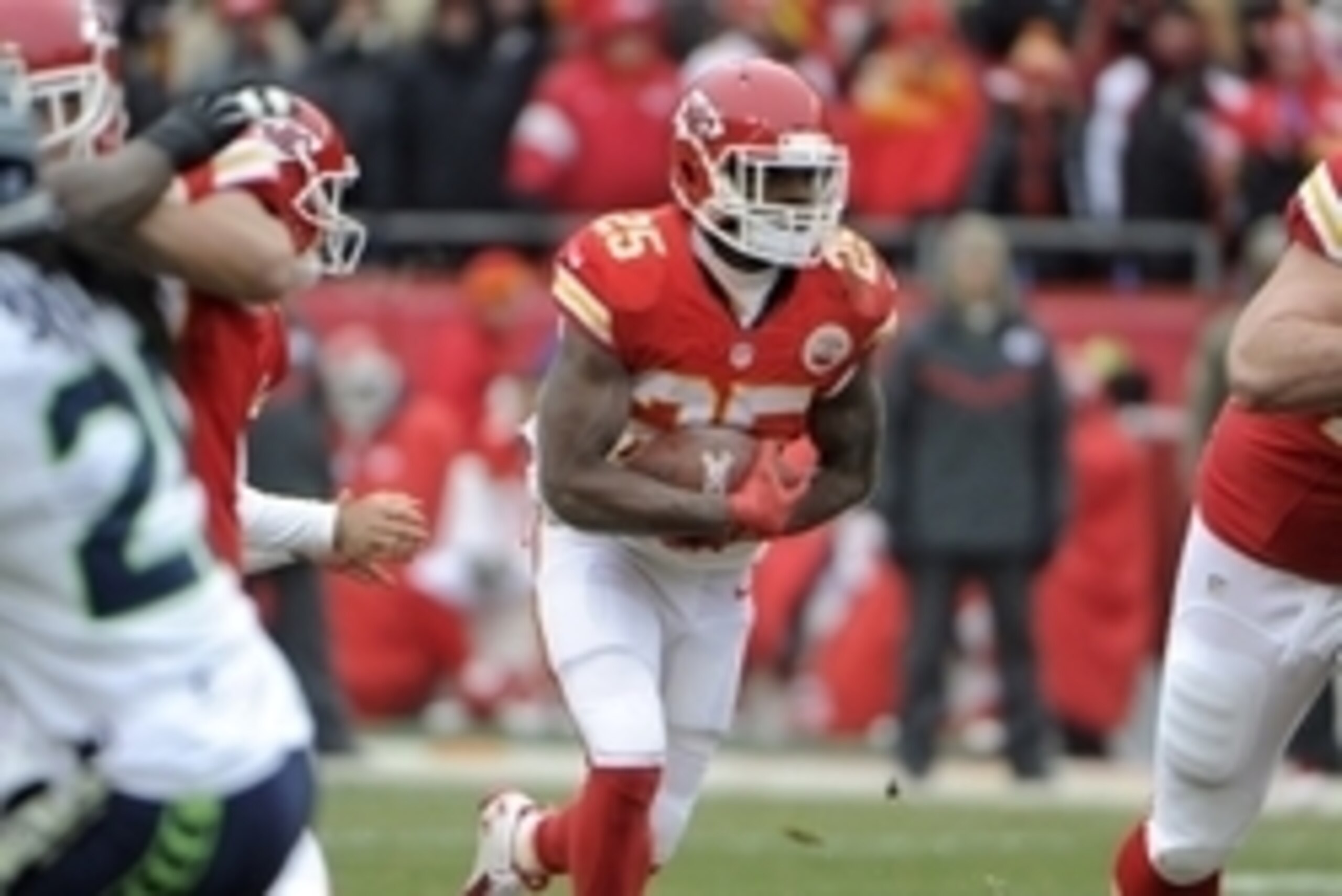 Nov 16, 2014; Kansas City, MO, USA; Kansas City Chiefs running back Jamaal Charles (25) carries the ball against the Seattle Seahawks in the first half at Arrowhead Stadium. Mandatory Credit: John Rieger-USA TODAY Sports Nov 16, 2014; Kansas City, MO, USA; Kansas City Chiefs running back Jamaal Charles (25) carries the ball against the Seattle Seahawks in the first half at Arrowhead Stadium. Mandatory Credit: John Rieger-USA TODAY Sports