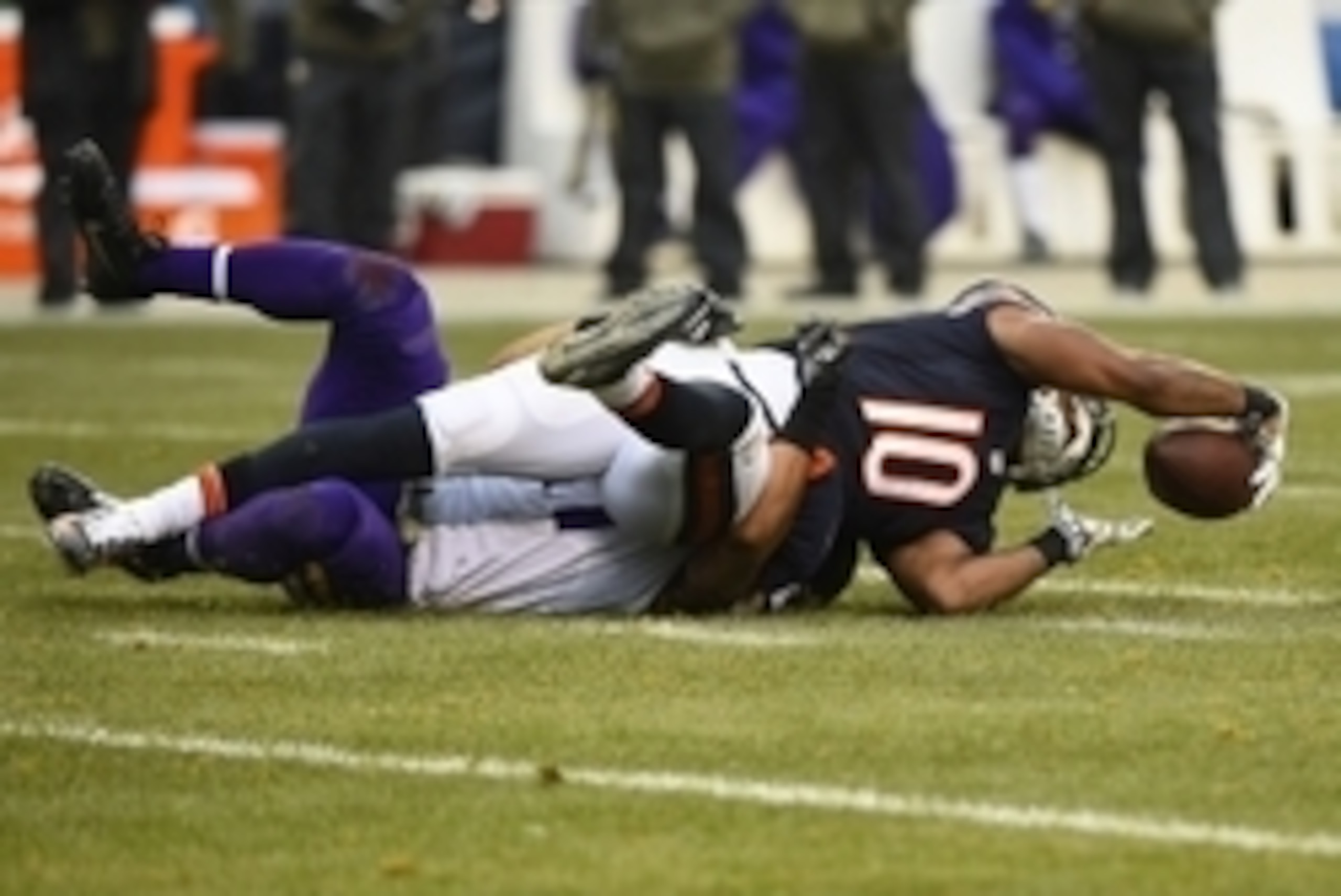 Nov 16, 2014; Chicago, IL, USA; Chicago Bears wide receiver Marquess Wilson (10) makes a catch against the Minnesota Vikings during the third quarter at Soldier Field. Mandatory Credit: Mike DiNovo-USA TODAY Sports Nov 16, 2014; Chicago, IL, USA; Chicago Bears wide receiver Marquess Wilson (10) makes a catch against the Minnesota Vikings during the third quarter at Soldier Field. Mandatory Credit: Mike DiNovo-USA TODAY Sports