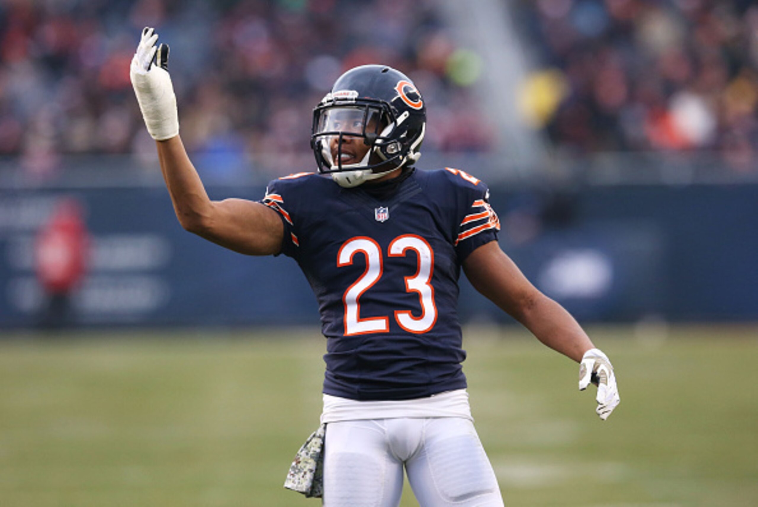 CHICAGO, IL - NOVEMBER 16: Kyle Fuller #23 of the Chicago Bears fires up the fans during the second half of a game against the Minnesota Vikings at Soldier Field on November 16, 2014 in Chicago, Illinois. The Bears defeated the Vikings 21-13. (Photo by Jo