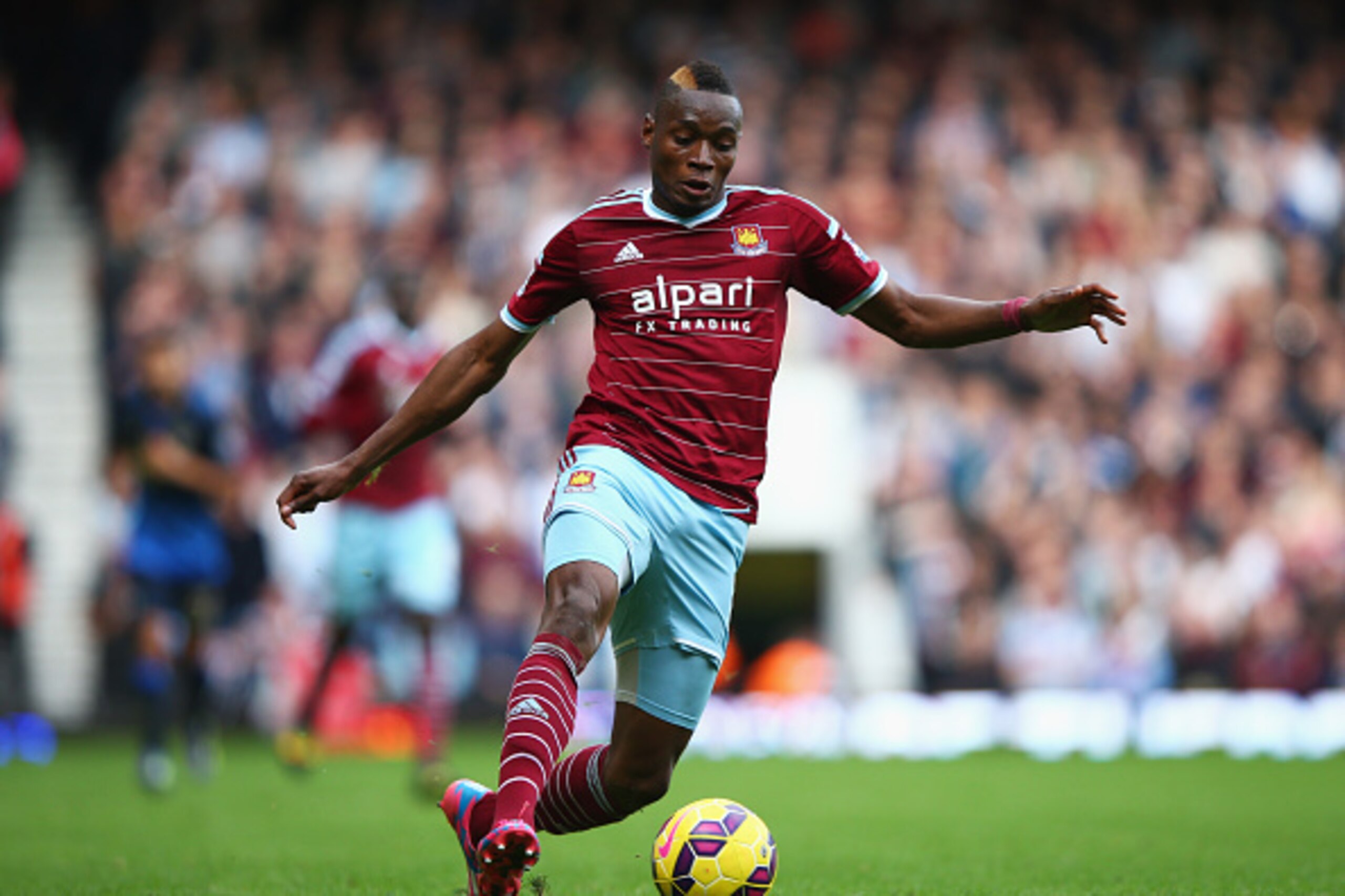 LONDON, ENGLAND - OCTOBER 25: Diafra Sakho of West Ham United in action during the Barclays Premier League match between West Ham United and Manchester City at Boleyn Ground on October 25, 2014 in London, England.  (Photo by Ian Walton/Getty Images)