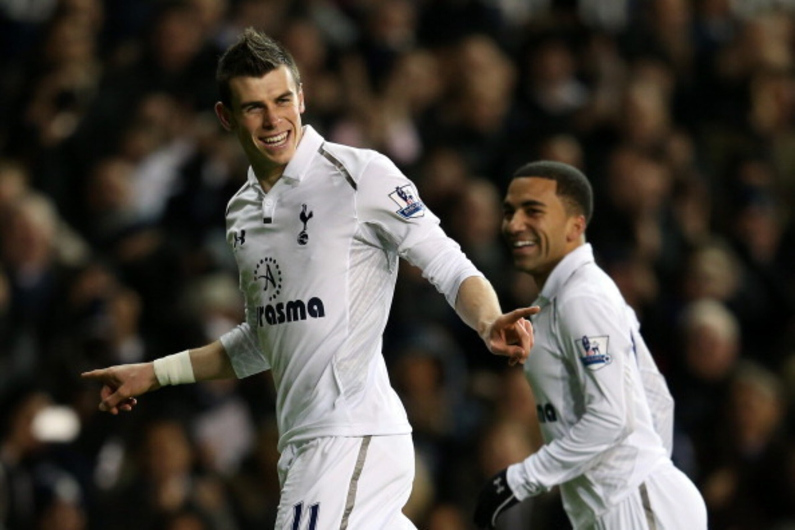 LONDON, ENGLAND - NOVEMBER 28:  Gareth Bale of Tottenham Hotspur celebrates scoring their second goal from a free kick during the Barclays Premier League match between Tottenham Hotspur and Liverpool at White Hart Lane on November 28, 2012 in London, Engl