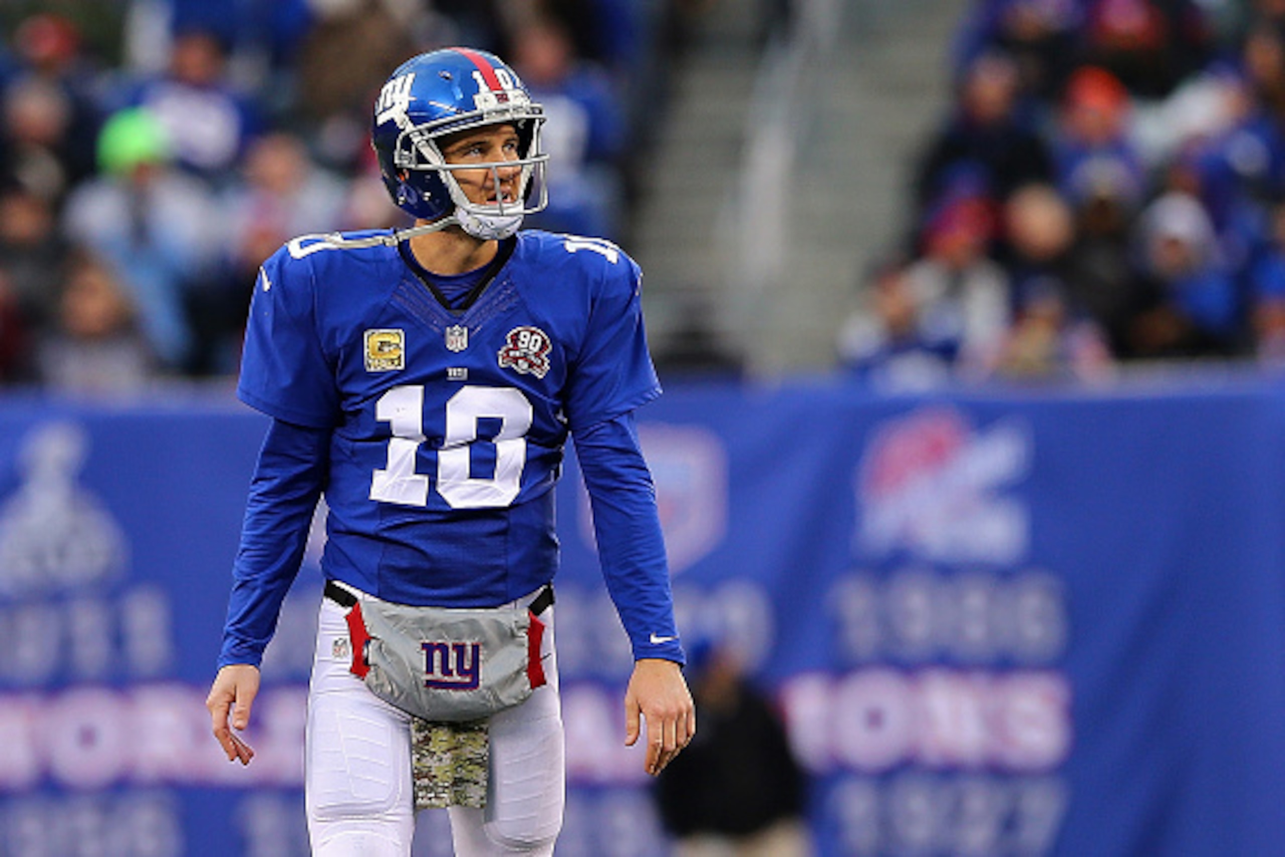 EAST RUTHERFORD, NJ - NOVEMBER 16:  Eli Manning #10 of the New York Giants reacts after throwing an interception in the fourth quarter against the San Francisco 49ers at MetLife Stadium on November 16, 2014 in East Rutherford, New Jersey.  (Photo by Elsa/