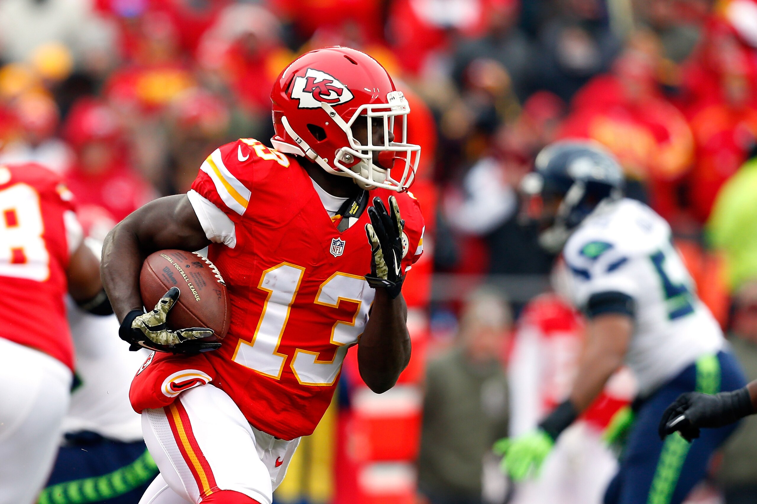 KANSAS CITY, MO - NOVEMBER 16: De'Anthony Thomas #13 of the Kansas City Chiefs runs the ball against the Seattle Seahawks during the first half at Arrowhead Stadium on November 16, 2014 in Kansas City, Missouri. (Photo by Wesley Hitt/Getty Images) KANSAS CITY, MO - NOVEMBER 16: De'Anthony Thomas #13 of the Kansas City Chiefs runs the ball against the Seattle Seahawks during the first half at Arrowhead Stadium on November 16, 2014 in Kansas City, Missouri. (Photo by Wesley Hitt/Getty Images)