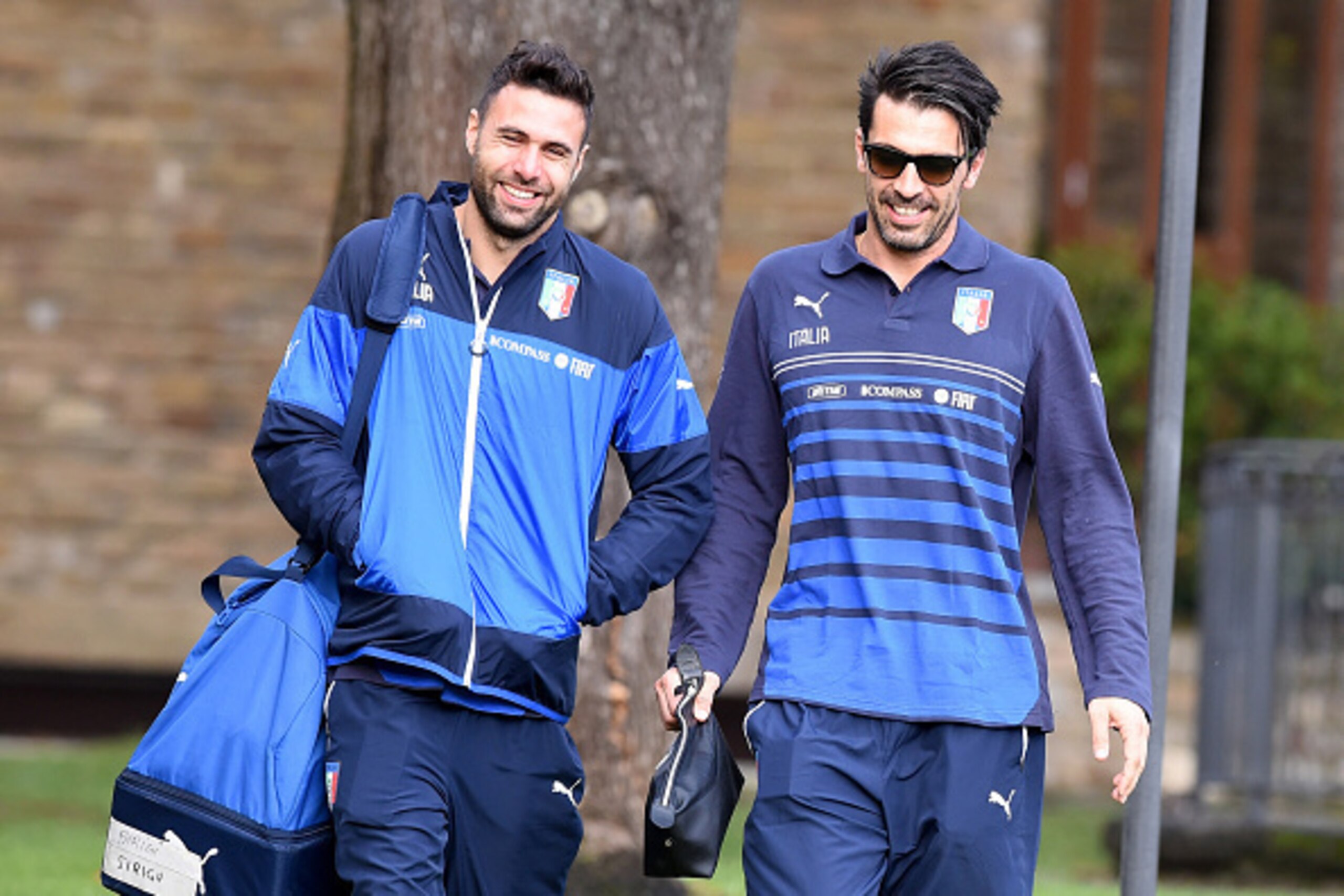 FLORENCE, ITALY - NOVEMBER 10:  Gianluigi Buffon(R) and Salvatore Sirigu prior to the Italy Training Session at Coverciano on November 10, 2014 in Florence, Italy.  (Photo by Claudio Villa/Getty Images)