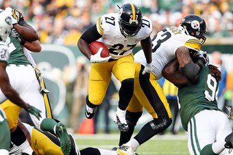 EAST RUTHERFORD, NJ - NOVEMBER 09:  Running back LeGarrette Blount #27 of the Pittsburgh Steelers carries the ball against the New York Jets during a game at MetLife Stadium on November 9, 2014 in East Rutherford, New Jersey.  (Photo by Elsa/Getty Images)
