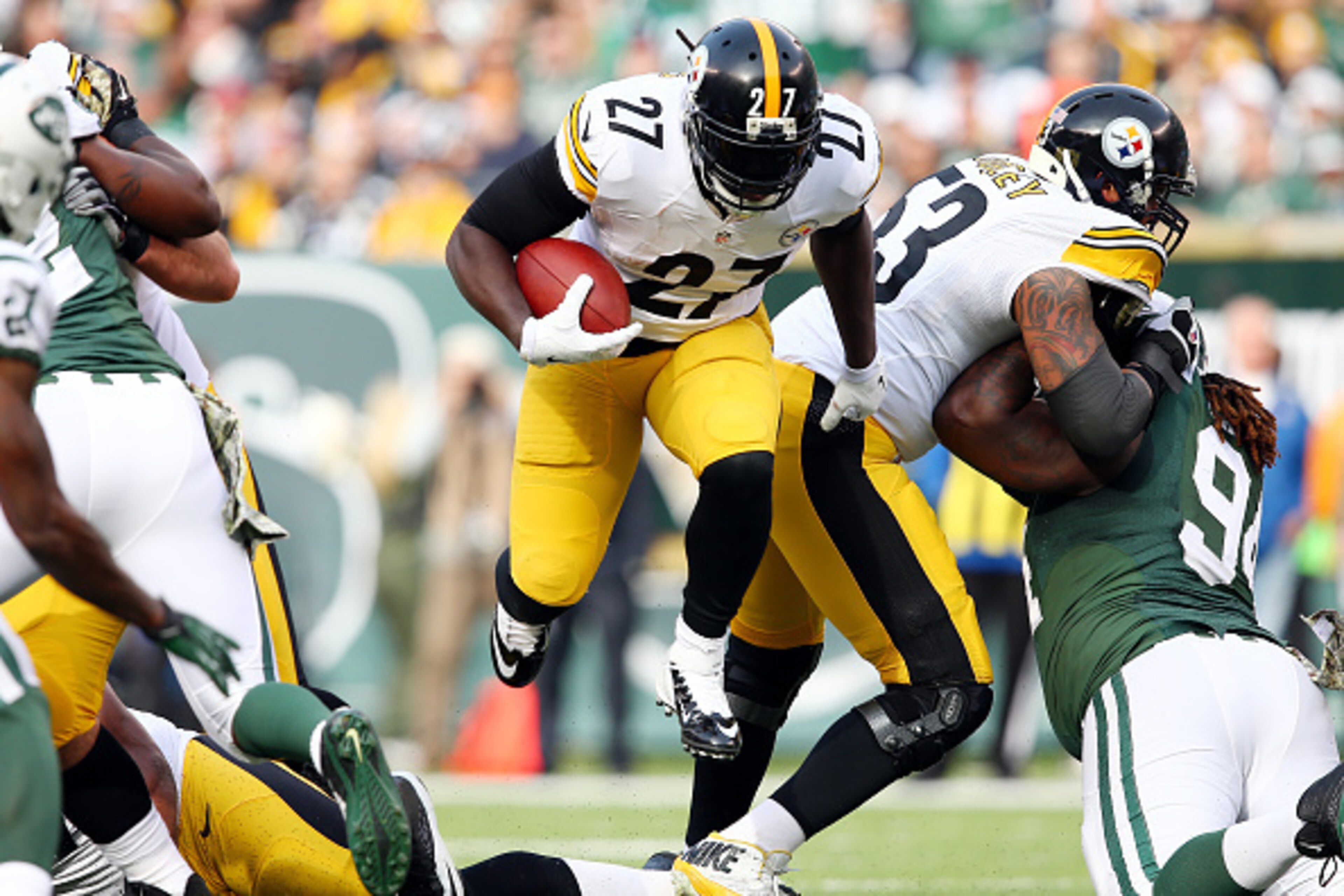 EAST RUTHERFORD, NJ - NOVEMBER 09:  Running back LeGarrette Blount #27 of the Pittsburgh Steelers carries the ball against the New York Jets during a game at MetLife Stadium on November 9, 2014 in East Rutherford, New Jersey.  (Photo by Elsa/Getty Images)