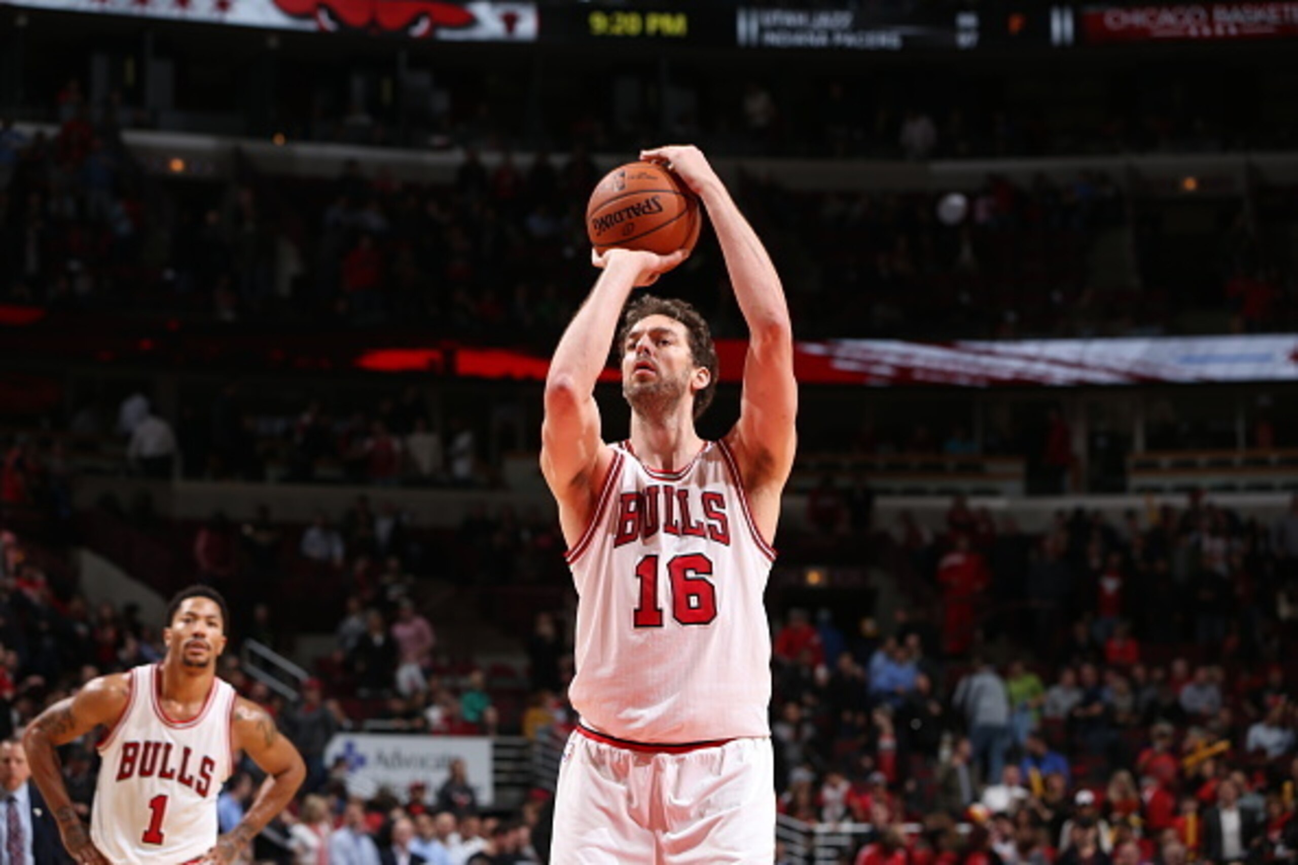CHICAGO, IL - NOVEMBER 10: Pau Gasol #16 of the Chicago Bulls prepares to shoot a free throw against the Detroit Pistons on November 10, 2014 at the United Center in Chicago, Illinois. NOTE TO USER: User expressly acknowledges and agrees that, by downloa CHICAGO, IL - NOVEMBER 10: Pau Gasol #16 of the Chicago Bulls prepares to shoot a free throw against the Detroit Pistons on November 10, 2014 at the United Center in Chicago, Illinois. NOTE TO USER: User expressly acknowledges and agrees that, by downloa