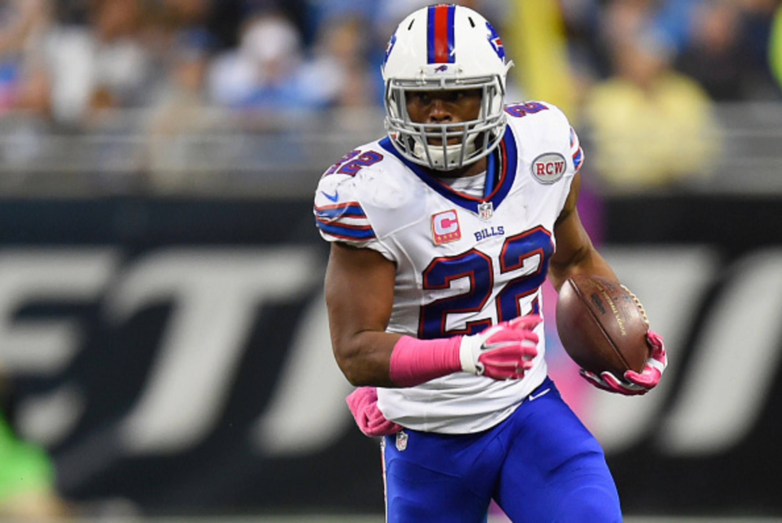 DETROIT, MI - OCTOBER 05: Fred Jackson #22 of the Buffalo Bills looks for an opening up field in the second quarter while playing the Detroit Lions at Ford Field on October 05, 2014 in Detroit, Michigan. (Photo by Joe Sargent/Getty Images) DETROIT, MI - OCTOBER 05: Fred Jackson #22 of the Buffalo Bills looks for an opening up field in the second quarter while playing the Detroit Lions at Ford Field on October 05, 2014 in Detroit, Michigan. (Photo by Joe Sargent/Getty Images)