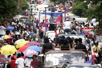 Fans in the Philippines pay tribute to Pacquiao in 2010.