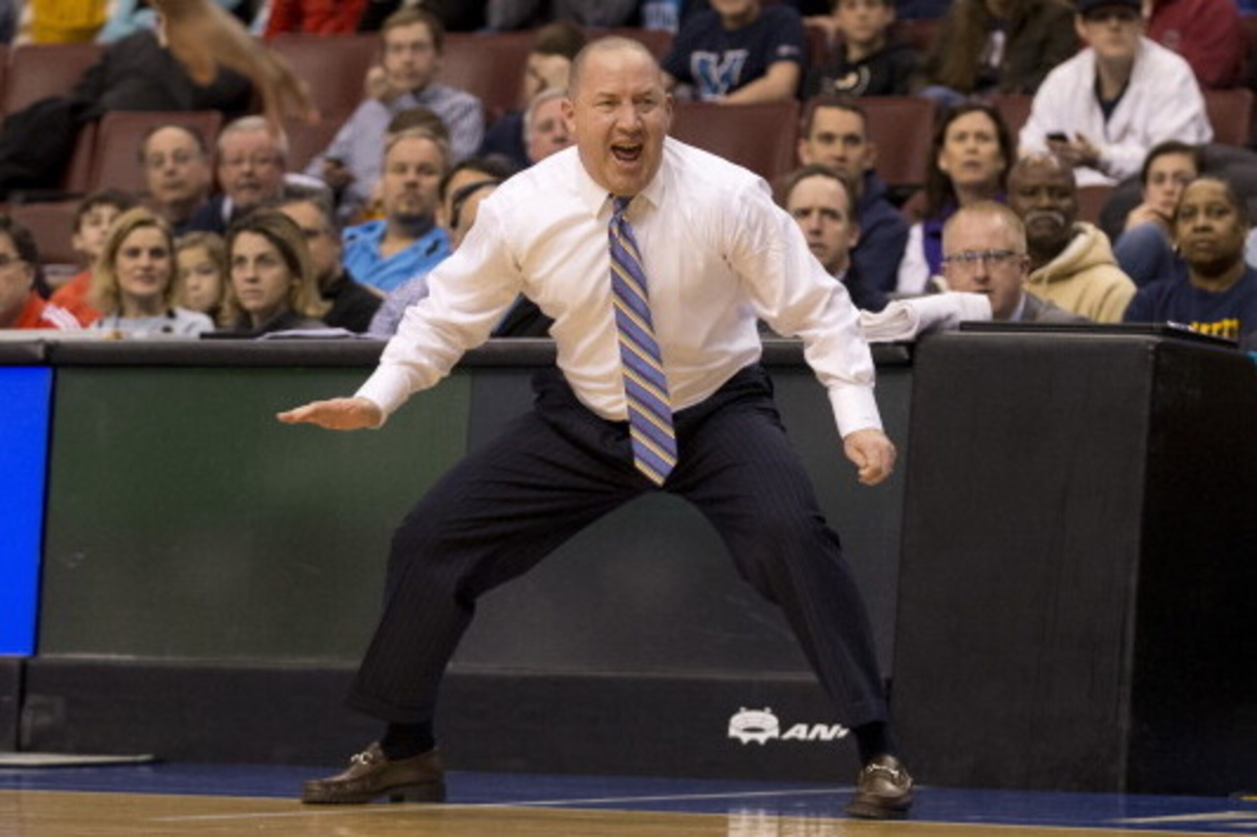 PHILADELPHIA, PA - MARCH 2: Head coach Buzz Williams of the Marquette Golden Eagles reacts during the game against the Villanova WIldcats on March 2, 2014 at the Wells Fargo Center in Philadelphia, Pennslyvania. (Photo by Mitchell Leff/Getty Images) PHILADELPHIA, PA - MARCH 2: Head coach Buzz Williams of the Marquette Golden Eagles reacts during the game against the Villanova WIldcats on March 2, 2014 at the Wells Fargo Center in Philadelphia, Pennslyvania. (Photo by Mitchell Leff/Getty Images)