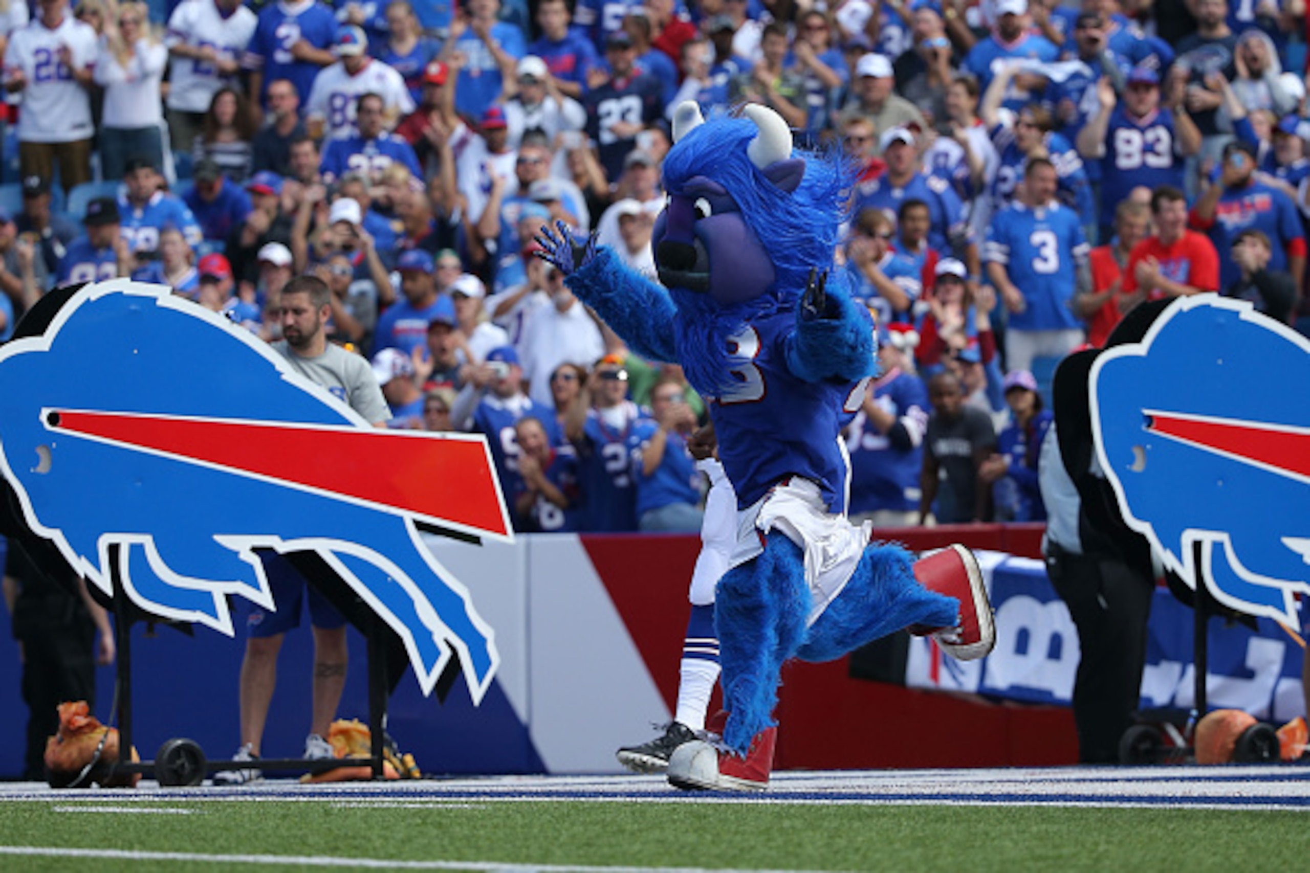 ORCHARD PARK, NY - SEPTEMBER 21: Mascot Billy Buffalo takes the field before the game against the San Diego Chargers at Ralph Wilson Stadium on September 21, 2014 in Orchard Park, New York. (Photo by Tom Szczerbowski/Getty Images) ORCHARD PARK, NY - SEPTEMBER 21: Mascot Billy Buffalo takes the field before the game against the San Diego Chargers at Ralph Wilson Stadium on September 21, 2014 in Orchard Park, New York. (Photo by Tom Szczerbowski/Getty Images)
