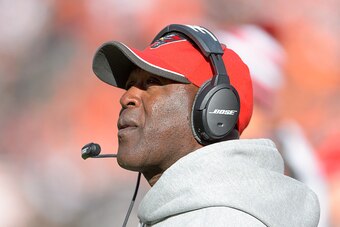CLEVELAND, OH - NOVEMBER 2: Head coach Lovie Smith of the Tampa Bay Buccaneers looks to the score board during the first half against the Cleveland Browns at FirstEnergy Stadium on November 2, 2014 in Cleveland, Ohio. (Photo by Jason Miller/Getty Images)