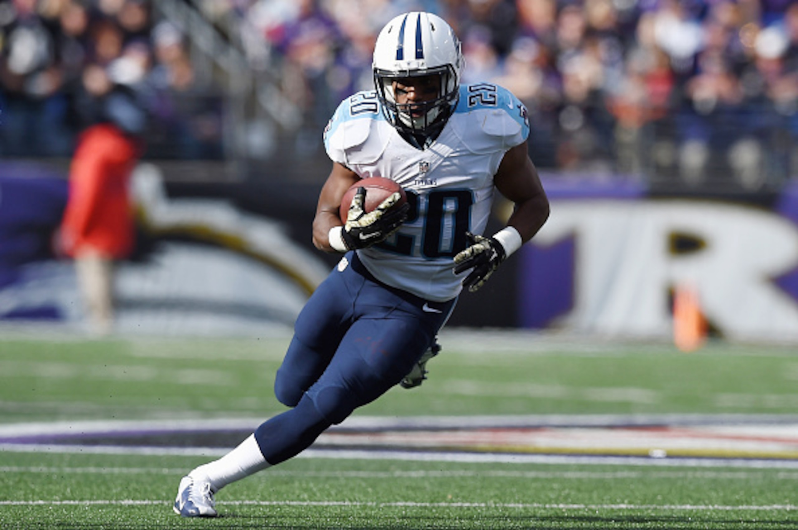 BALTIMORE, MD - NOVEMBER 09: Running back Bishop Sankey #20 of the Tennessee Titans rushes in the first half of a game against the Baltimore Ravens at M&T Bank Stadium on November 9, 2014 in Baltimore, Maryland. (Photo by Patrick Smith/Getty Images) BALTIMORE, MD - NOVEMBER 09: Running back Bishop Sankey #20 of the Tennessee Titans rushes in the first half of a game against the Baltimore Ravens at M&T Bank Stadium on November 9, 2014 in Baltimore, Maryland. (Photo by Patrick Smith/Getty Images)
