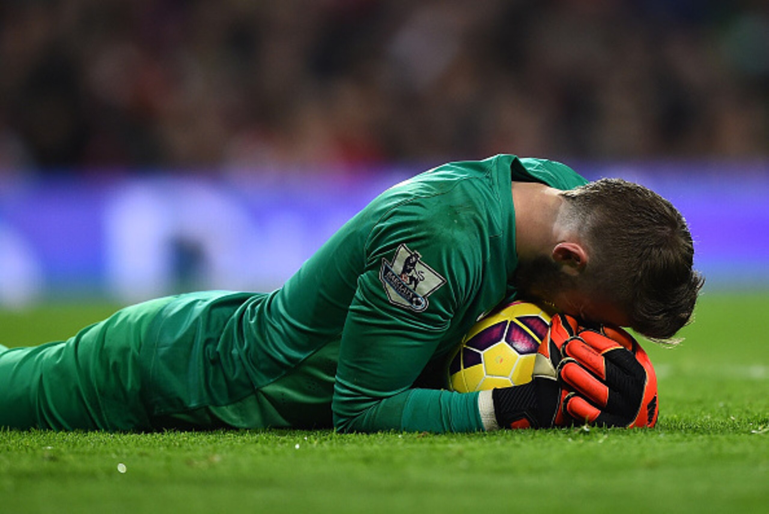 LONDON, ENGLAND - NOVEMBER 22:  David De Gea of Manchester United after making a save during the Barclays Premier League match between Arsenal and Manchester United at Emirates Stadium on November 22, 2014 in London, England. (Photo by Shaun Botterill/Get