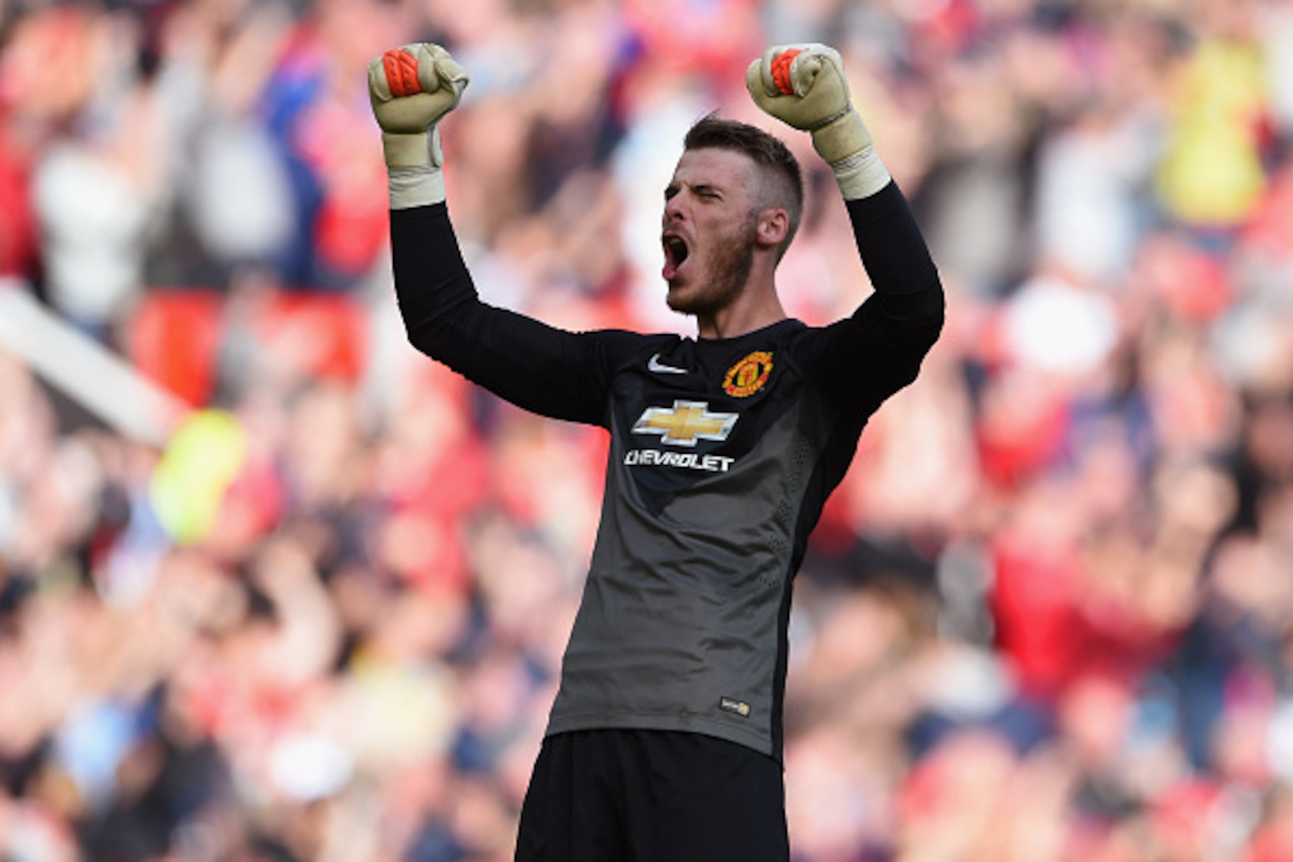 MANCHESTER, ENGLAND - OCTOBER 05:  David De Gea of Manchester United celebrates at the end of the Barclays Premier League match between Manchester United and Everton at Old Trafford on October 5, 2014 in Manchester, England.  (Photo by Michael Regan/Getty