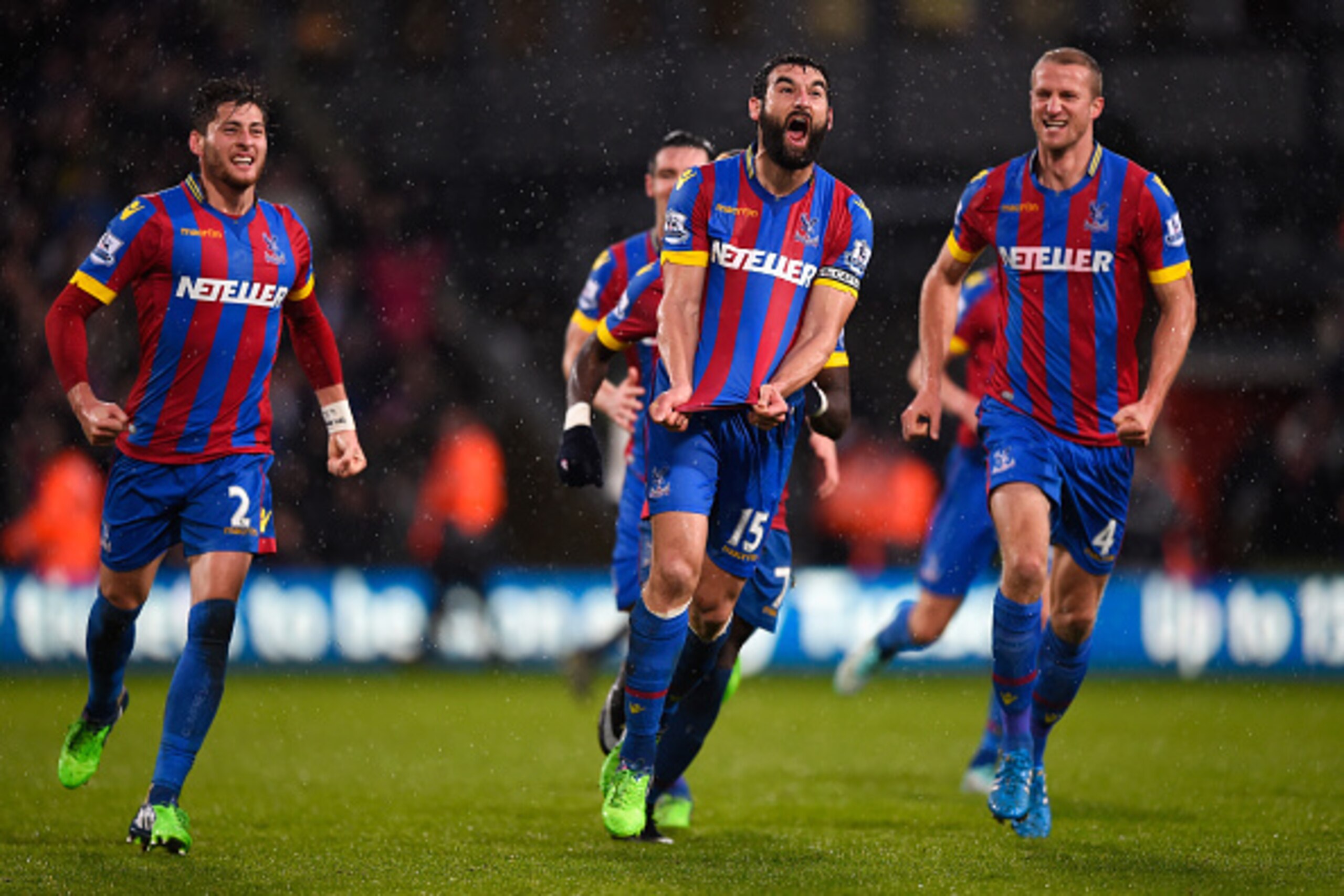 LONDON, ENGLAND - NOVEMBER 23:  Mile Jedinak of Crystal Palace celebrates scoring his team's third goal with team mates during the Barclays Premier League match between Crystal Palace and Liverpool at Selhurst Park on November 23, 2014 in London, England.