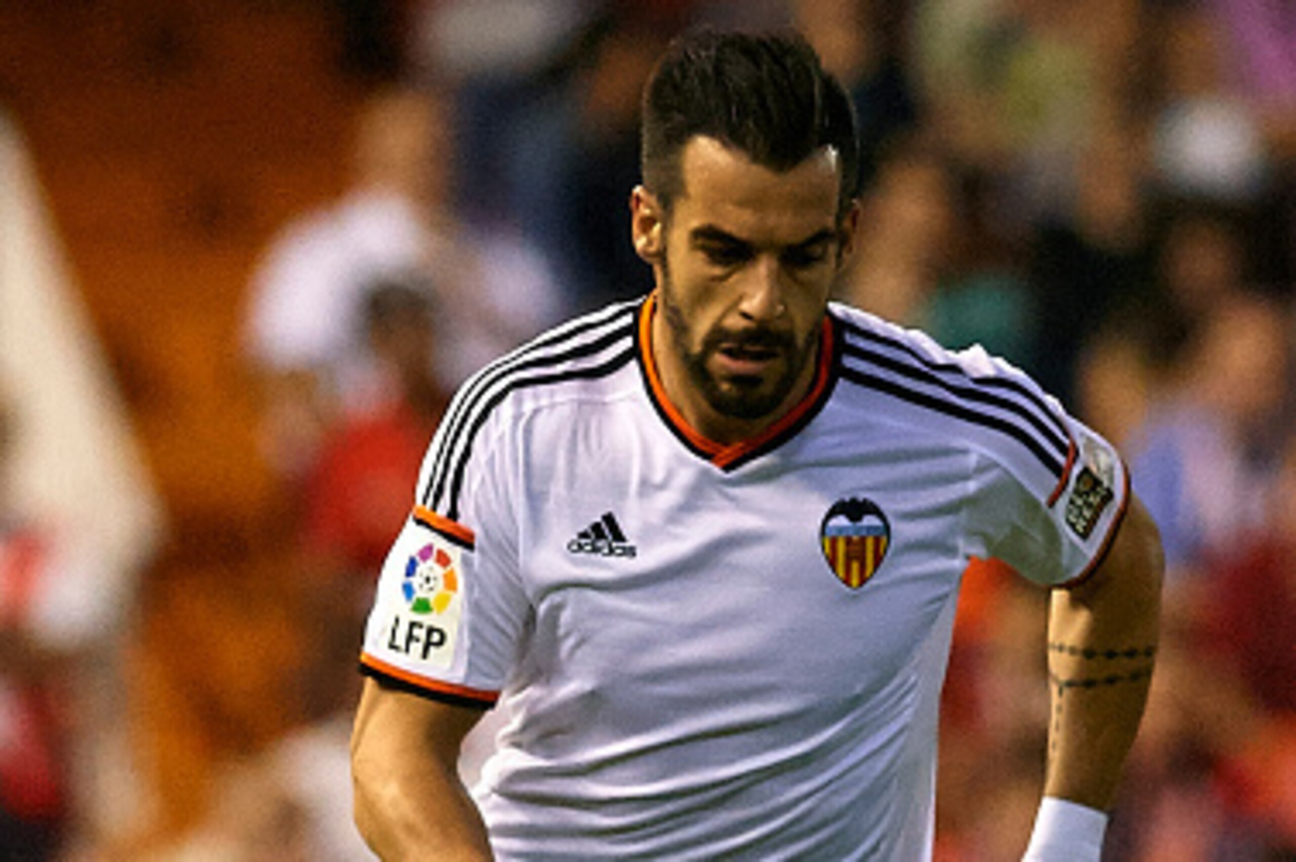 VALENCIA, SPAIN - OCTOBER 25: Alvaro Negredo of Valencia runs with the ball during the La Liga match between Valencia CF and Elche CF at Estadio Mestalla on October 25, 2014 in Valencia, Spain. (Photo by Manuel Queimadelos Alonso/Getty Images) VALENCIA, SPAIN - OCTOBER 25: Alvaro Negredo of Valencia runs with the ball during the La Liga match between Valencia CF and Elche CF at Estadio Mestalla on October 25, 2014 in Valencia, Spain. (Photo by Manuel Queimadelos Alonso/Getty Images)