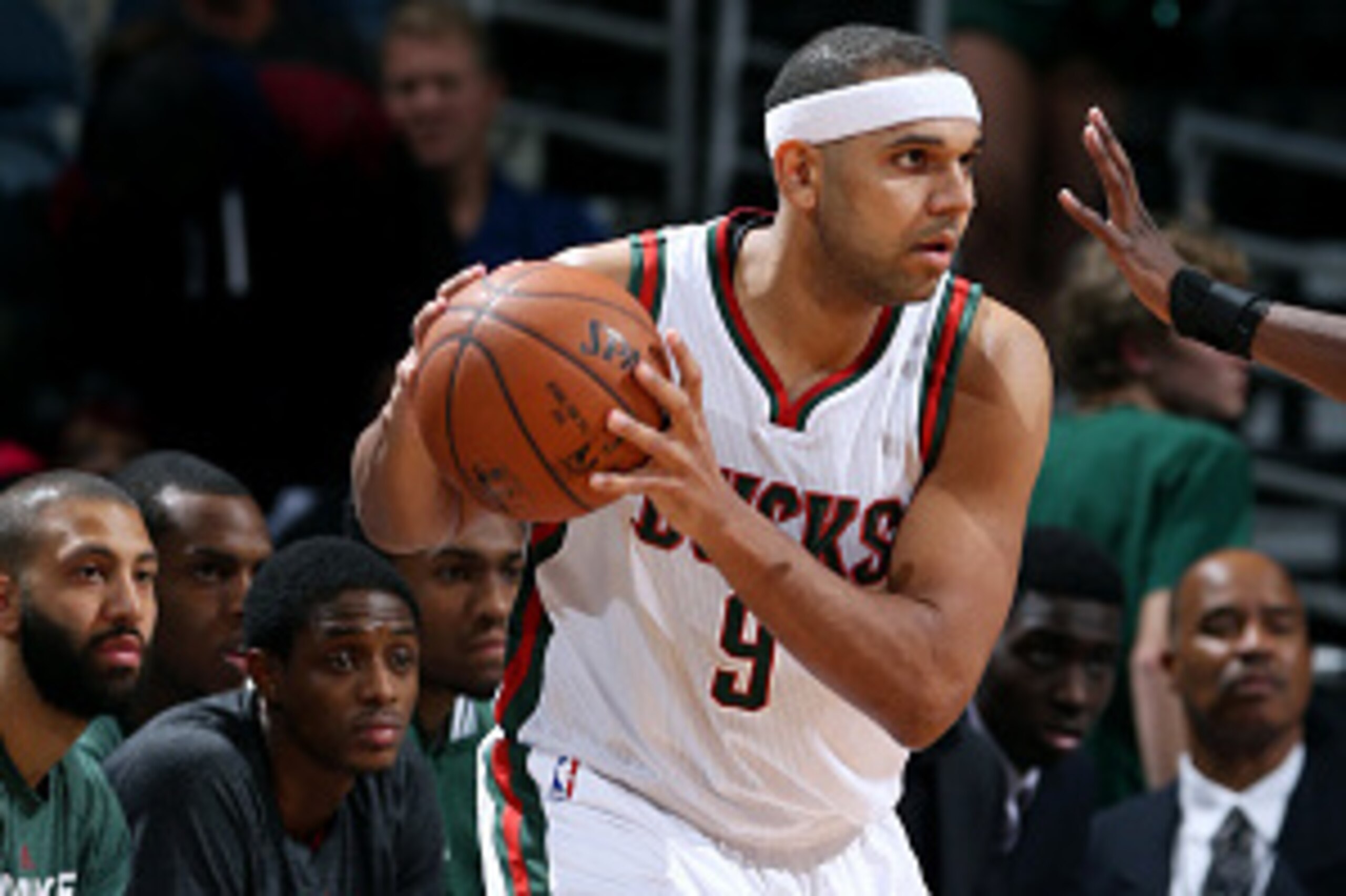 MILWAUKEE, WI - NOVEMBER 18: Jared Dudley #9 of the Milwaukee Bucks handles the ball against the New York Knicks on November 18, 2014 at the BMO Harris Bradley Center in Milwaukee, Wisconsin. NOTE TO USER: User expressly acknowledges and agrees that, by d