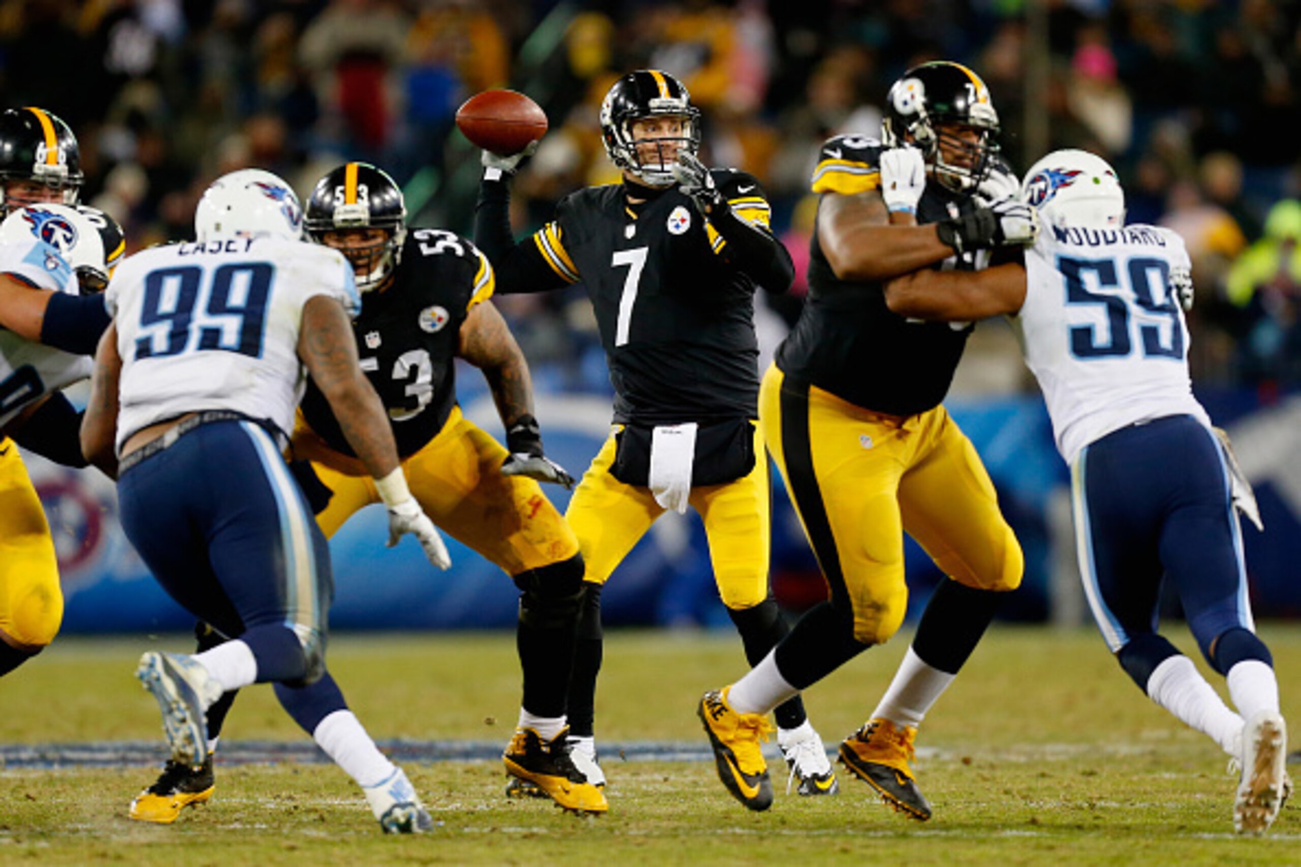 NASHVILLE, TN - NOVEMBER 17:  Quarterback Ben Roethlisberger #7 of the Pittsburgh Steelers looks to pass against the Tennessee Titans in the fourth quarter at LP Field on November 17, 2014 in Nashville, Tennessee. The Pittsburgh Steelers won 27-24.  (Phot