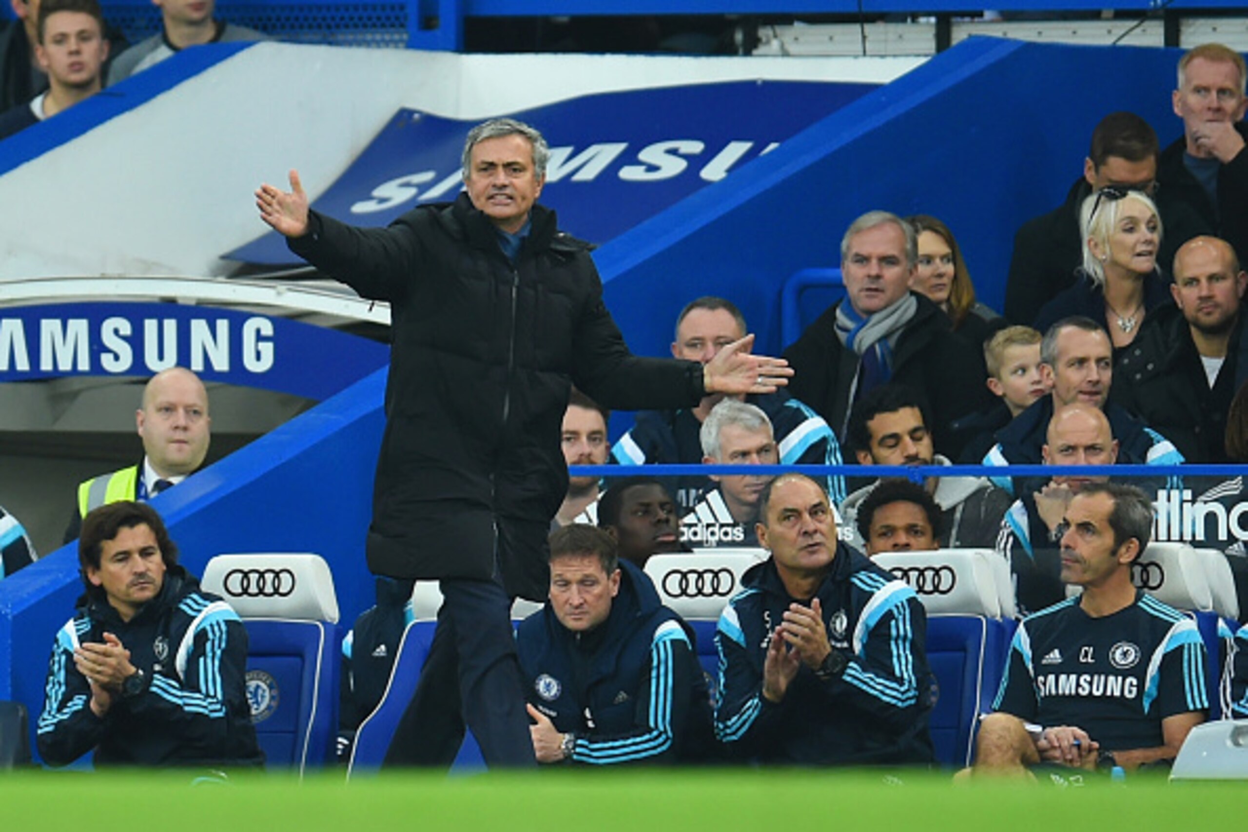 LONDON, ENGLAND - NOVEMBER 22:  Jose Mourinho manager of Chelsea reacts during the Barclays Premier League match between Chelsea and West Bromwich Albion at Stamford Bridge on November 22, 2014 in London, England.  (Photo by Tom Dulat/Getty Images)