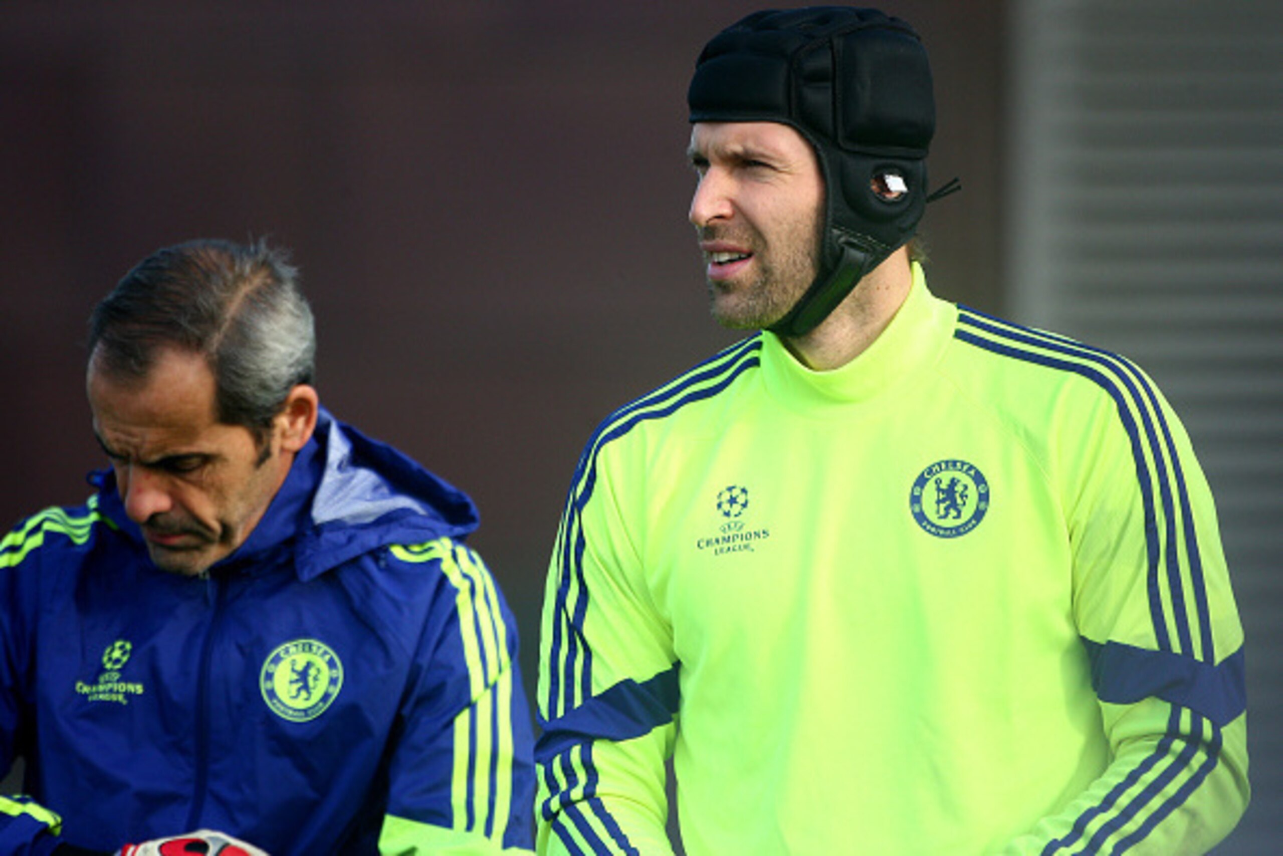 COBHAM, ENGLAND - NOVEMBER 24: Chelsea's Petr Cech makes his way out during a Chelsea Training Session ahead of their Champions League fixture against FC Schalke on November 24, 2014 in Cobham, England. (Photo by Charlie Crowhurst/Getty Images) COBHAM, ENGLAND - NOVEMBER 24: Chelsea's Petr Cech makes his way out during a Chelsea Training Session ahead of their Champions League fixture against FC Schalke on November 24, 2014 in Cobham, England. (Photo by Charlie Crowhurst/Getty Images)