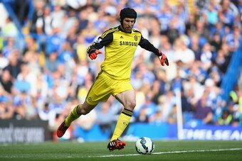 LONDON, ENGLAND - OCTOBER 05:  Petr Cech of Chelsea in action during the Barclays Premier League match between Chelsea and Arsenal at Stamford Bridge on October 4, 2014 in London, England.  (Photo by Paul Gilham/Getty Images)
