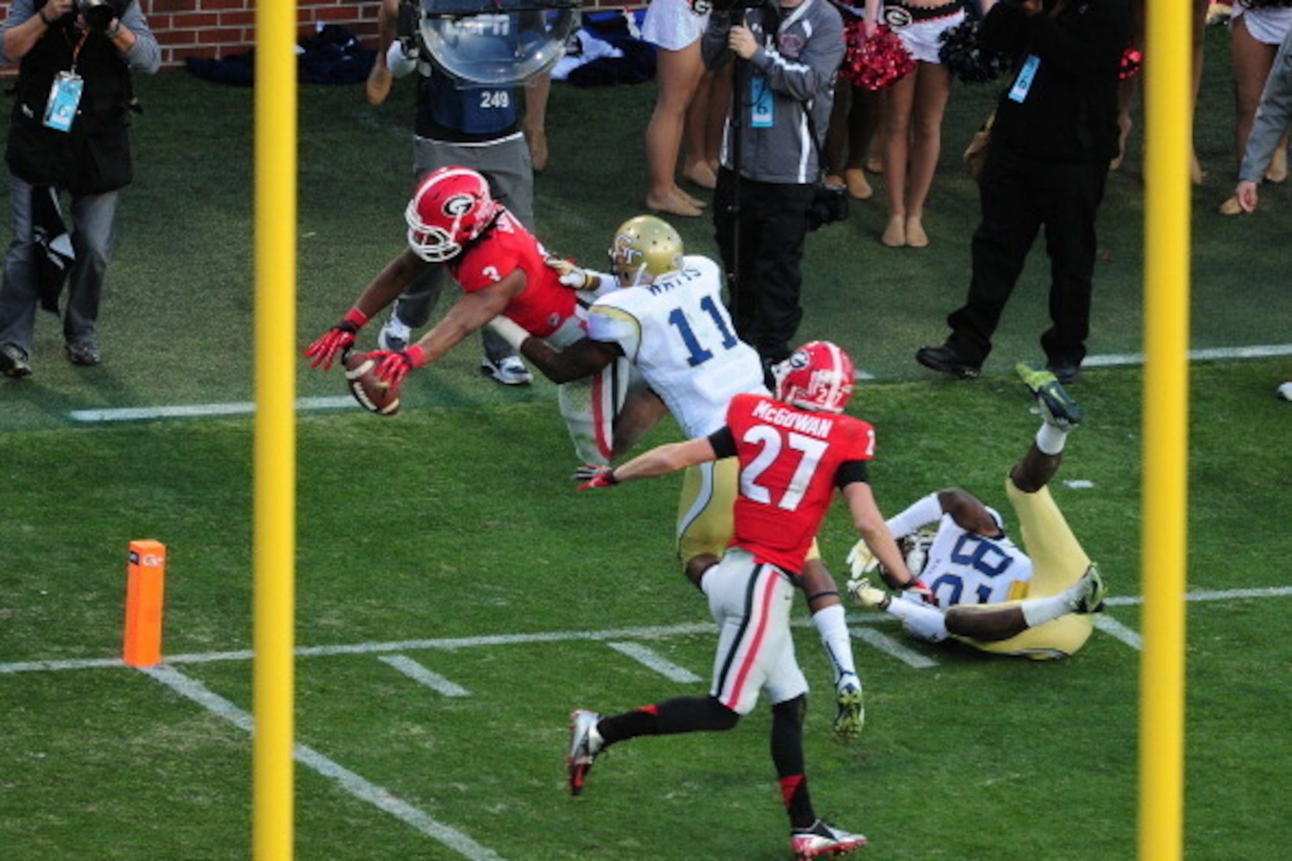 ATLANTA, GA - NOVEMBER 30: Todd Gurley #3 of the Georgia Bulldogs dives in to the end zone for a 2nd quarter touchdown against the Georgia Tech Yellow Jackets at Bobby Dodd Stadium on November 30, 2013 in Atlanta, Georgia. (Photo by Scott Cunningham/Getty