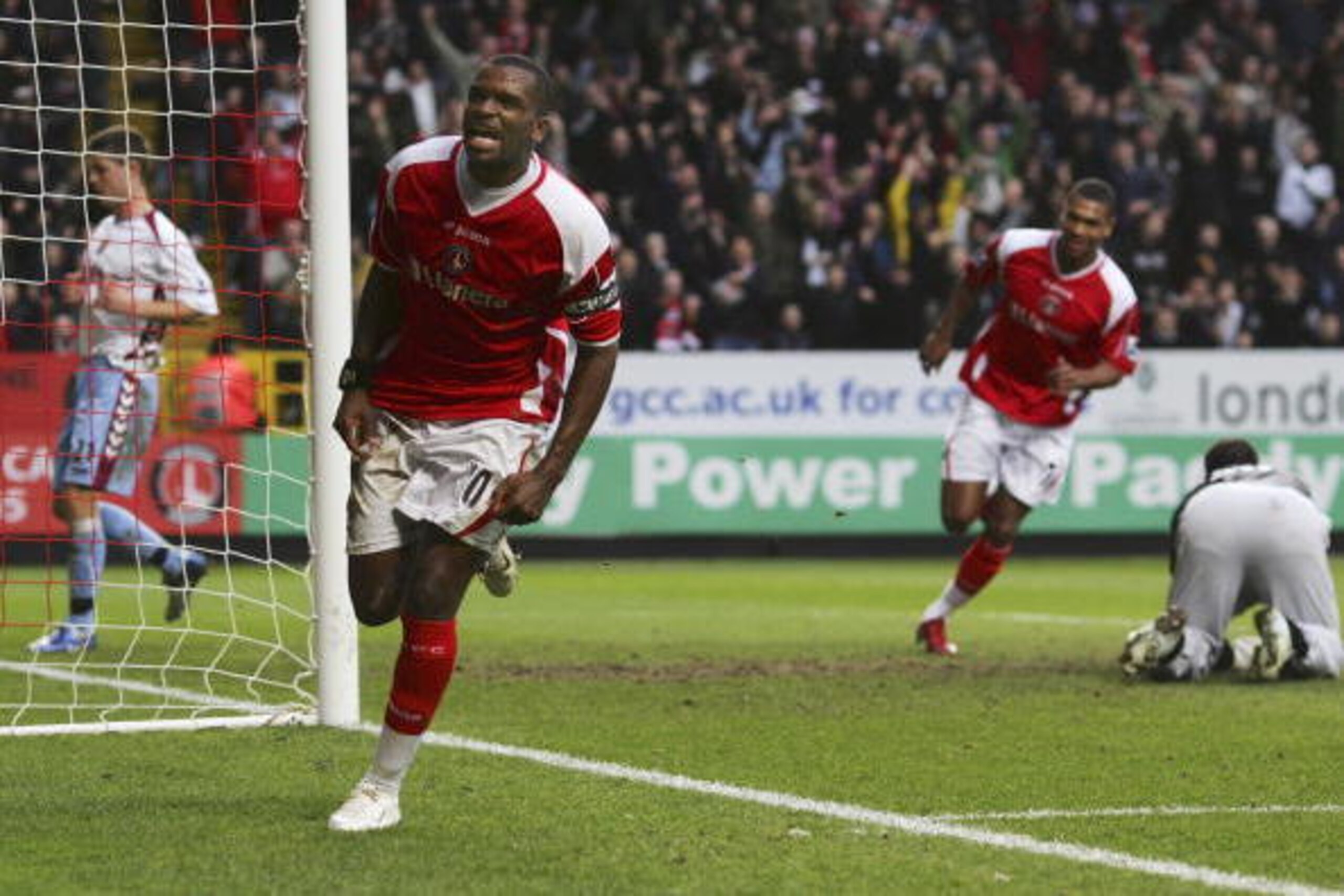 LONDON - DECEMBER 30: Darren Bent of Charlton Athletic celebrates scoring during the Barclays Premiership match between Charlton Athletic and Aston Villa at The Valley on December 30, 2006 in London, England. (Photo by Jamie McDonald/Getty Images) LONDON - DECEMBER 30: Darren Bent of Charlton Athletic celebrates scoring during the Barclays Premiership match between Charlton Athletic and Aston Villa at The Valley on December 30, 2006 in London, England. (Photo by Jamie McDonald/Getty Images)