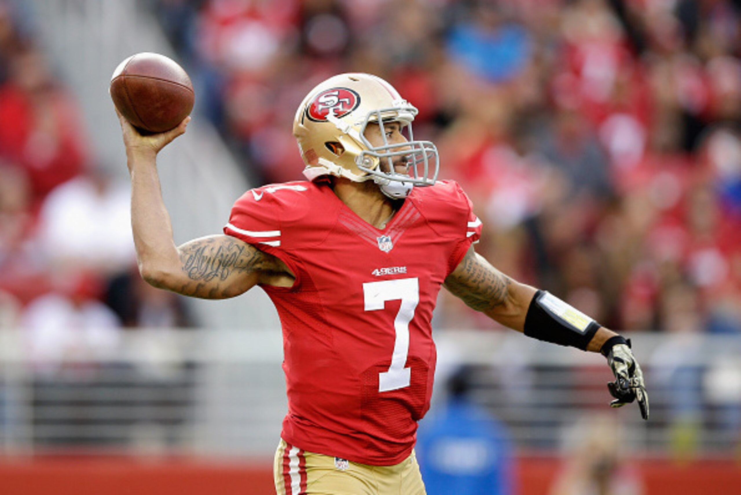 SANTA CLARA, CA - NOVEMBER 23:  Colin Kaepernick #7 of the San Francisco 49ers throws the ball against the Washington Redskins at Levi's Stadium on November 23, 2014 in Santa Clara, California.  (Photo by Ezra Shaw/Getty Images)